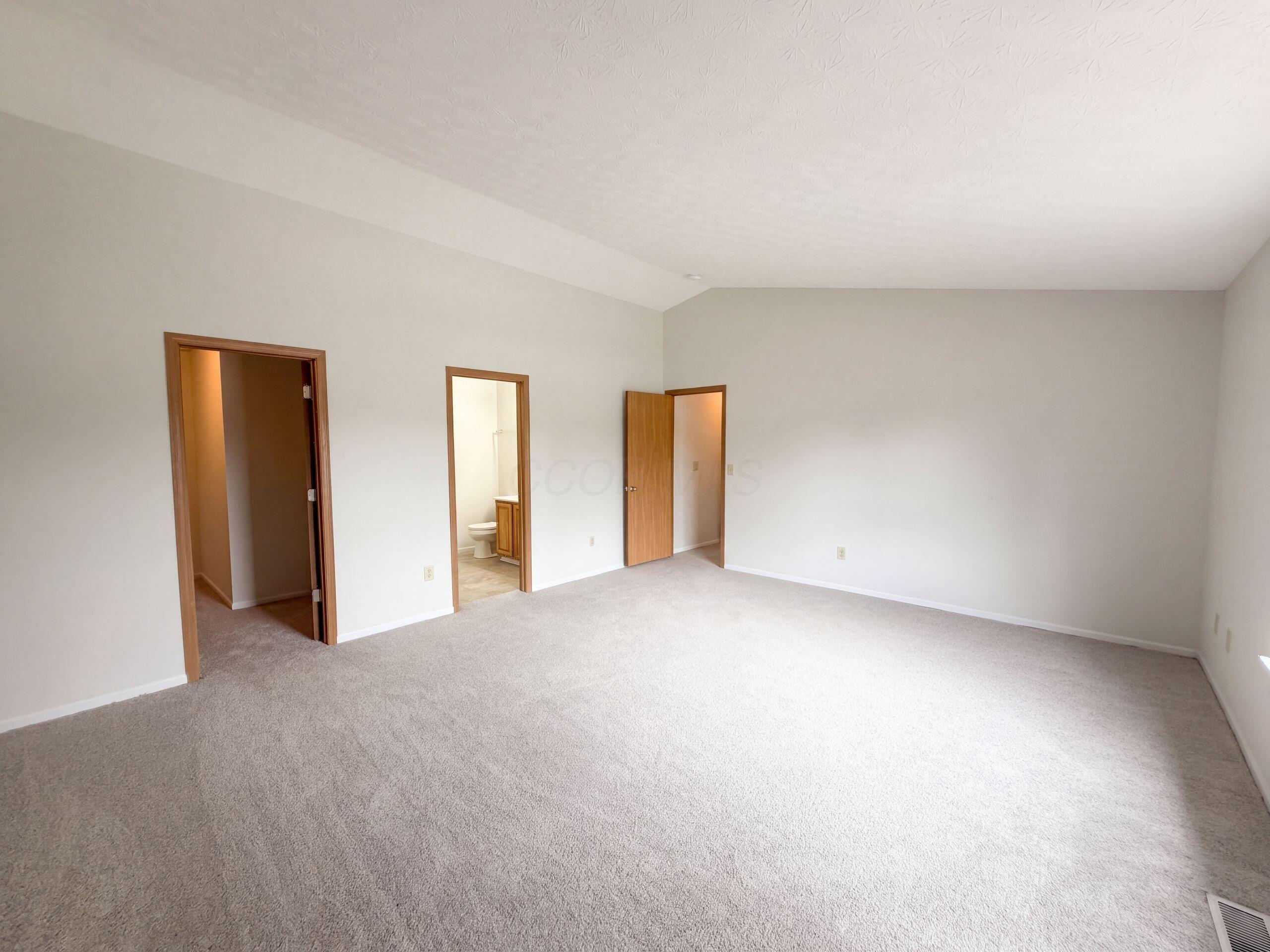 208 Isaac Tharp Street Property Photo 4