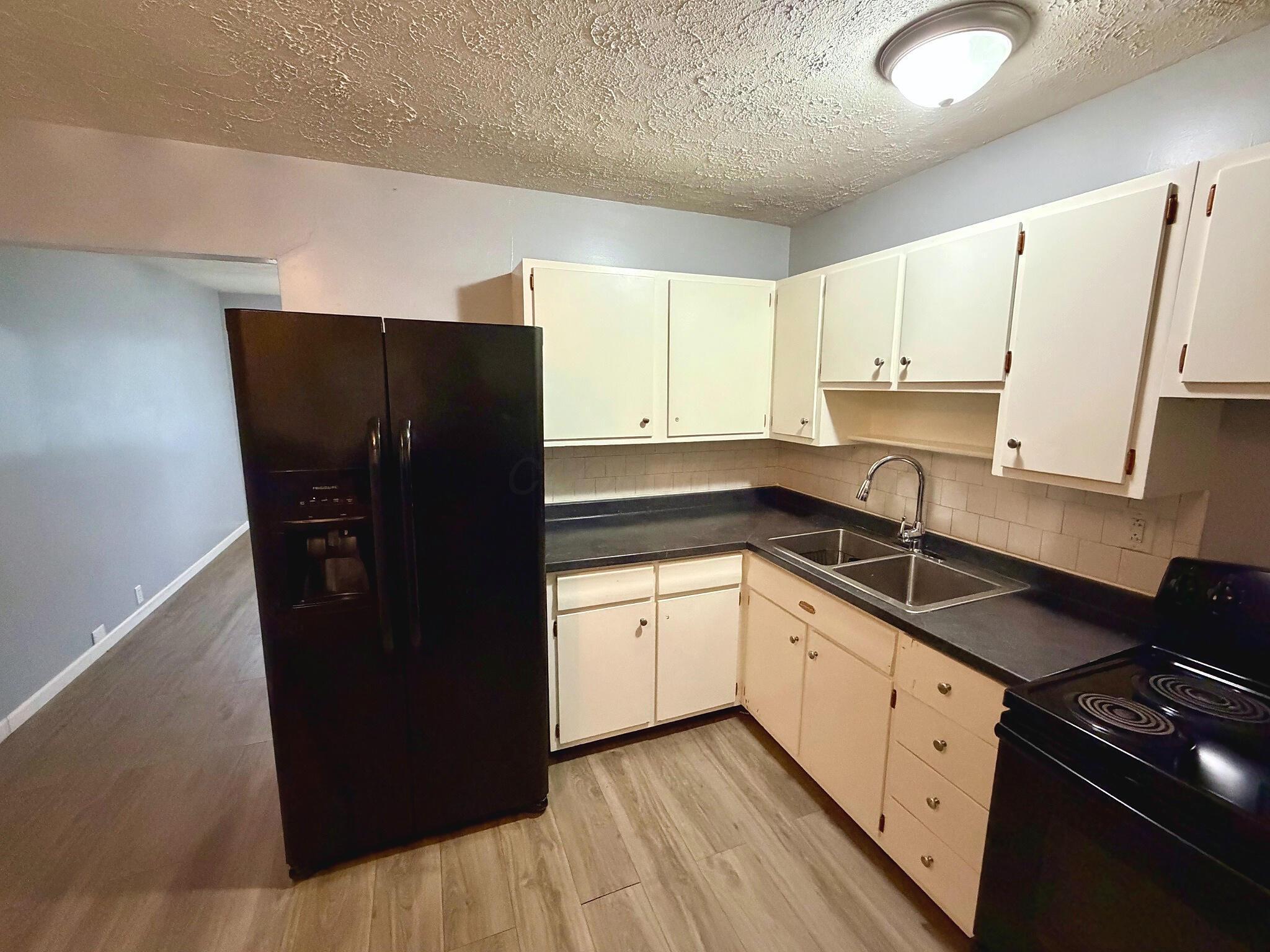 466 Clinton Street Property Photo 6