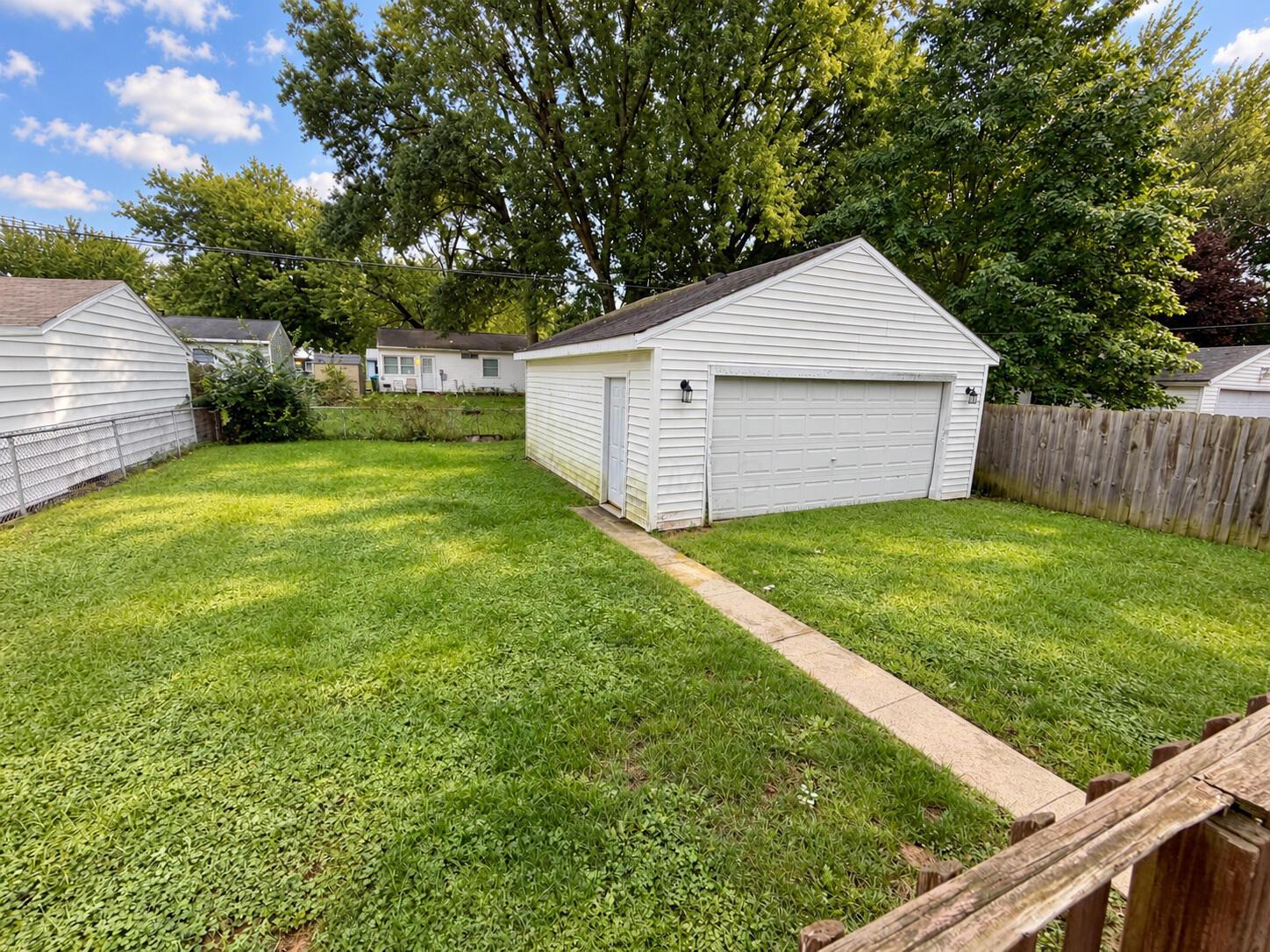 466 Clinton Street Property Photo 10