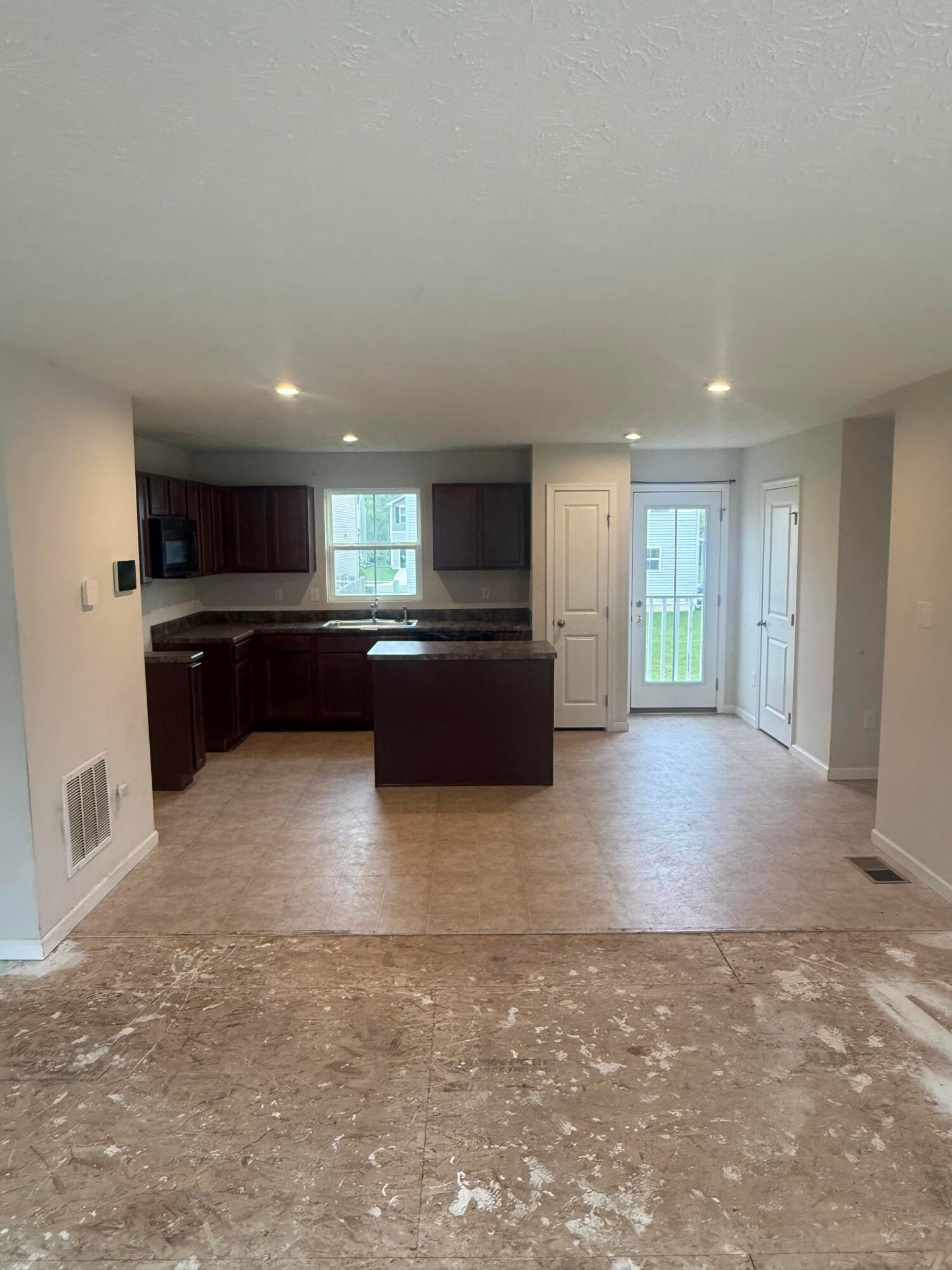 507 Golden Gate Avenue Property Photo 7