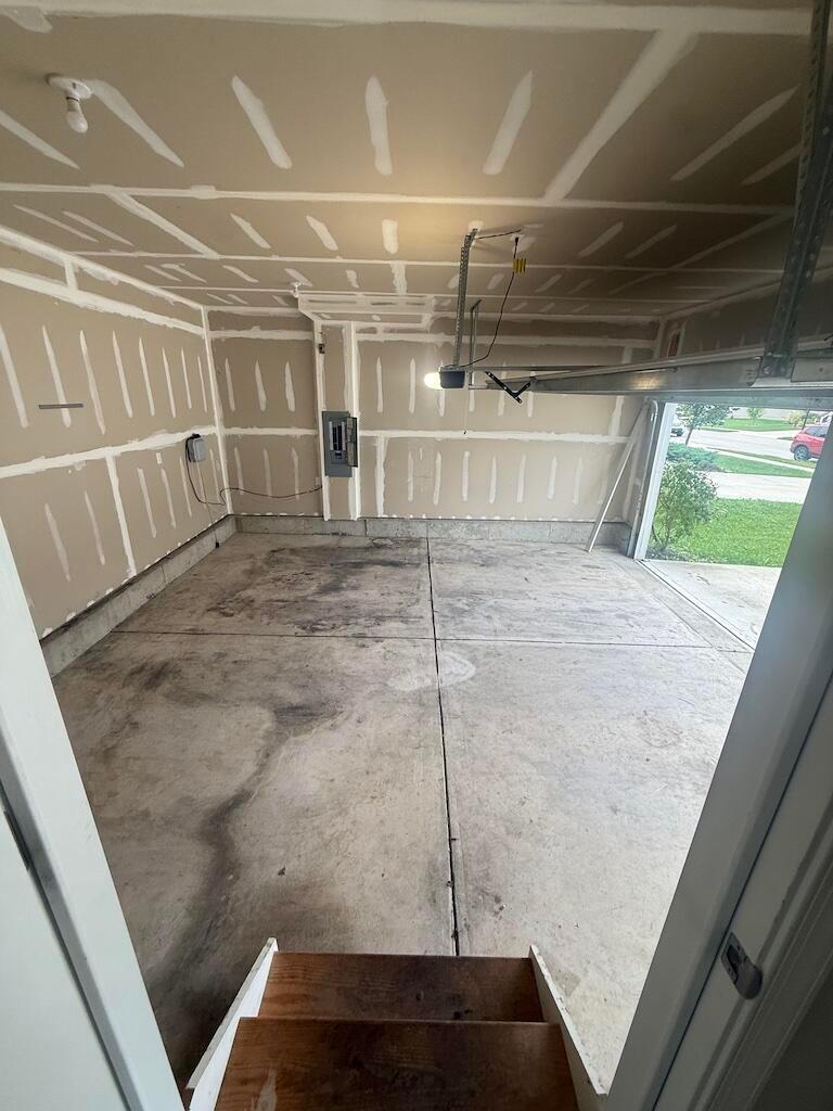 507 Golden Gate Avenue Property Photo 8