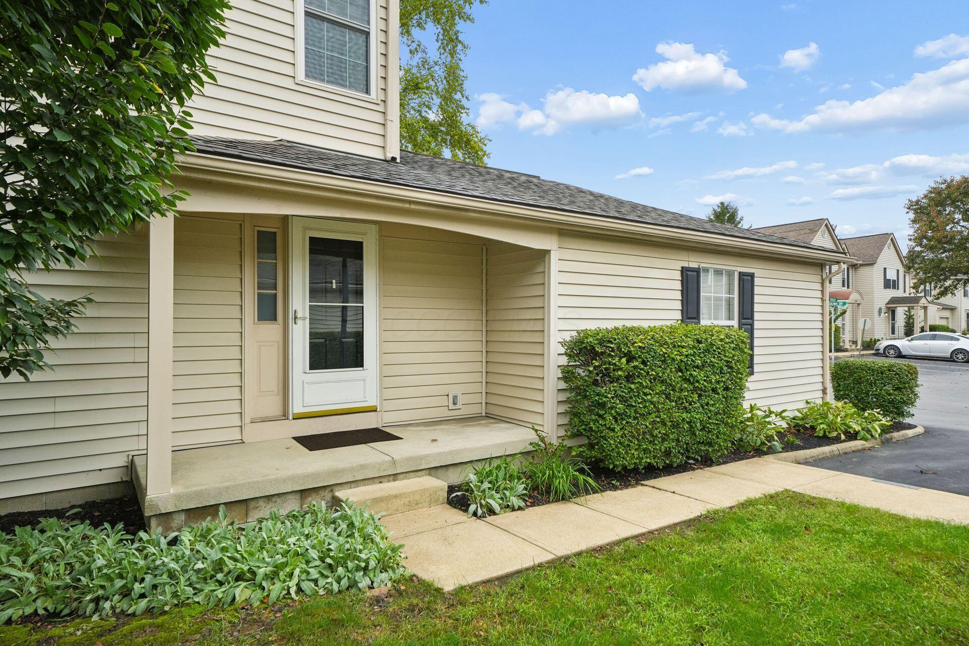 2571 Gardenia Drive Property Photo 1