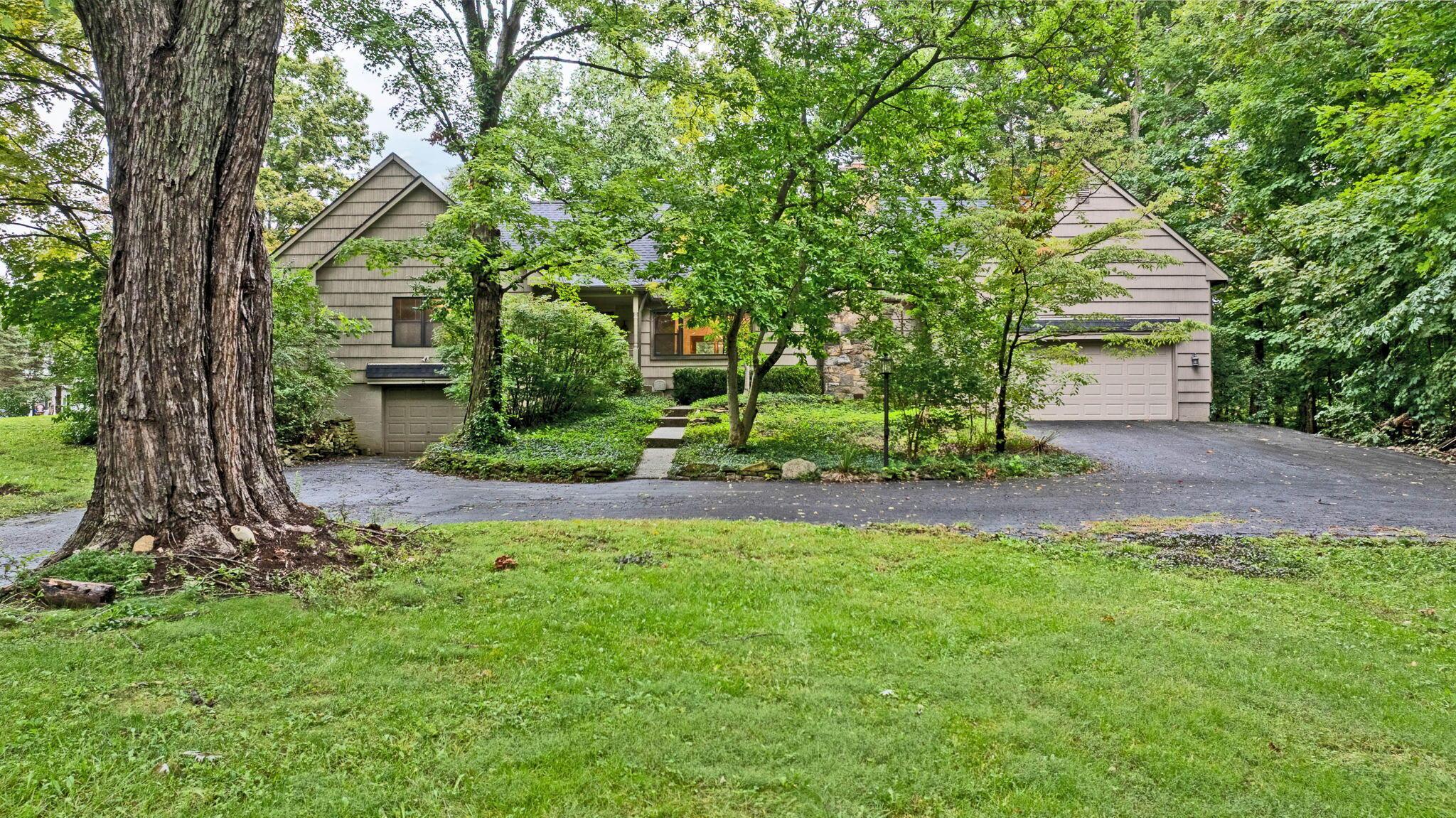 660 E Johnstown Road Property Photo 1