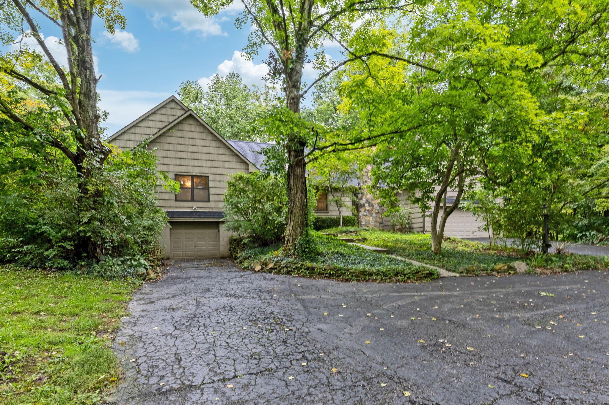 660 E Johnstown Road Property Photo 3