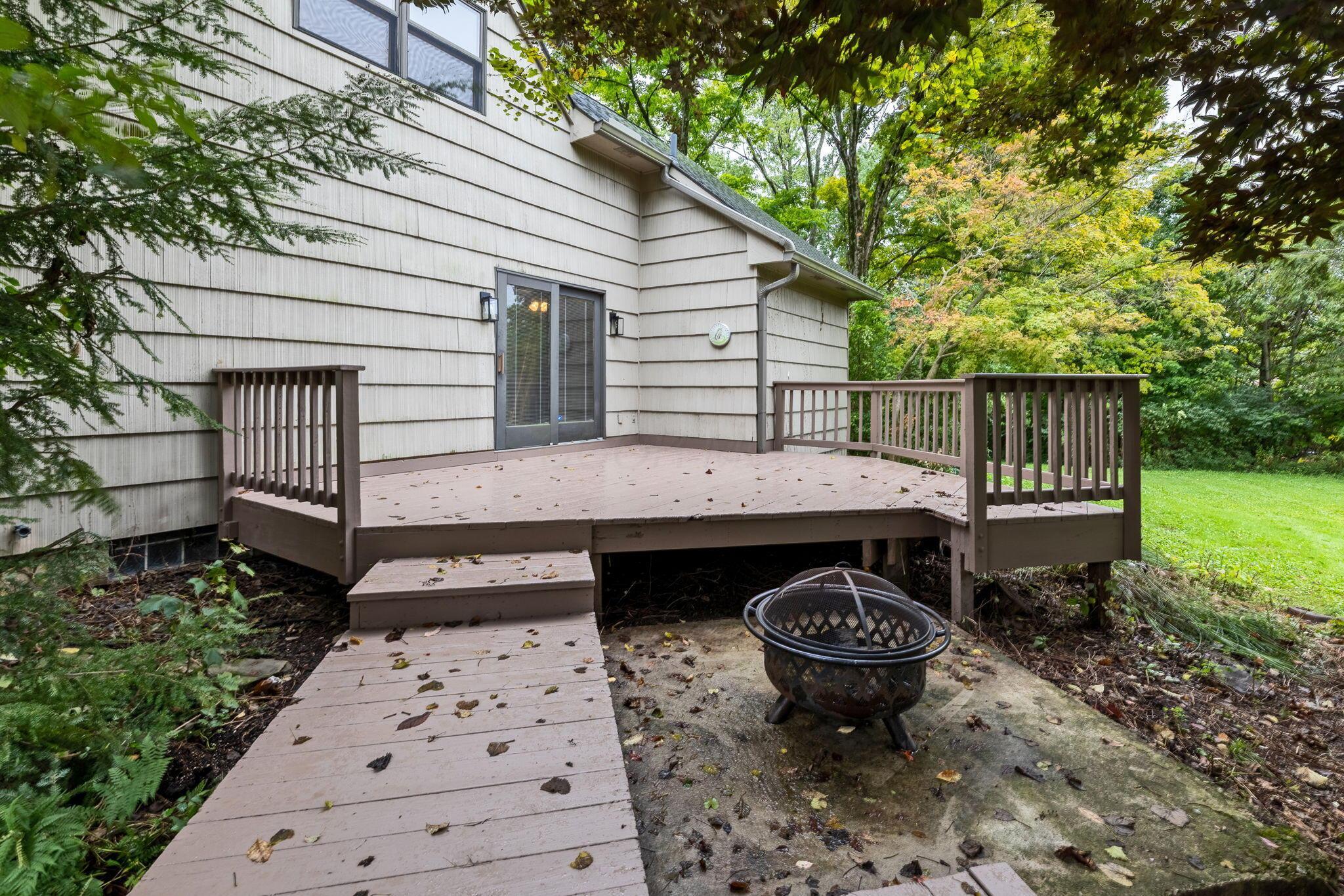 660 E Johnstown Road Property Photo 22