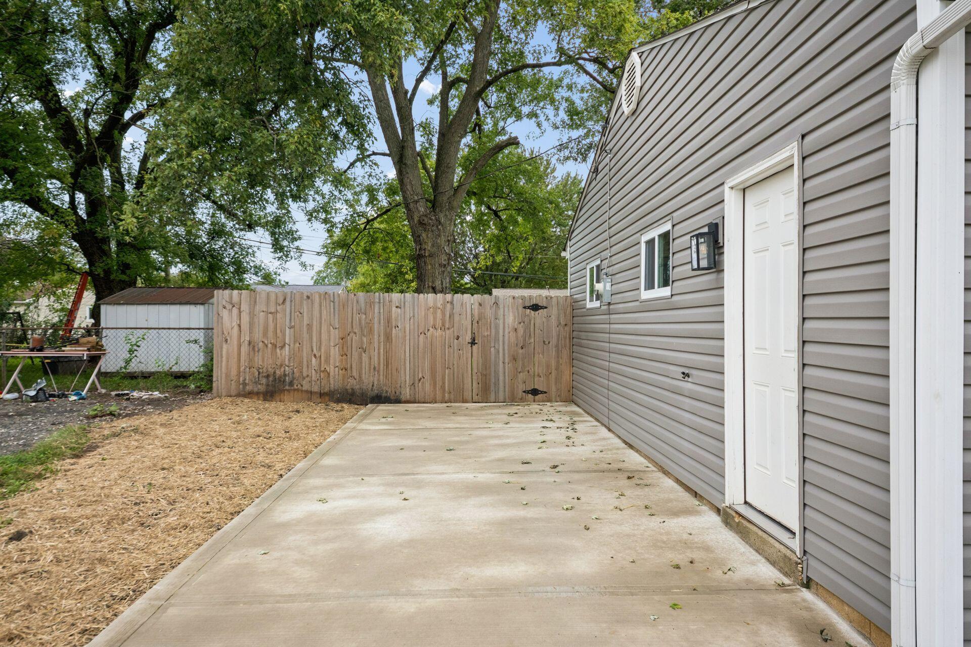 1382 Grovewood Drive Property Photo 2