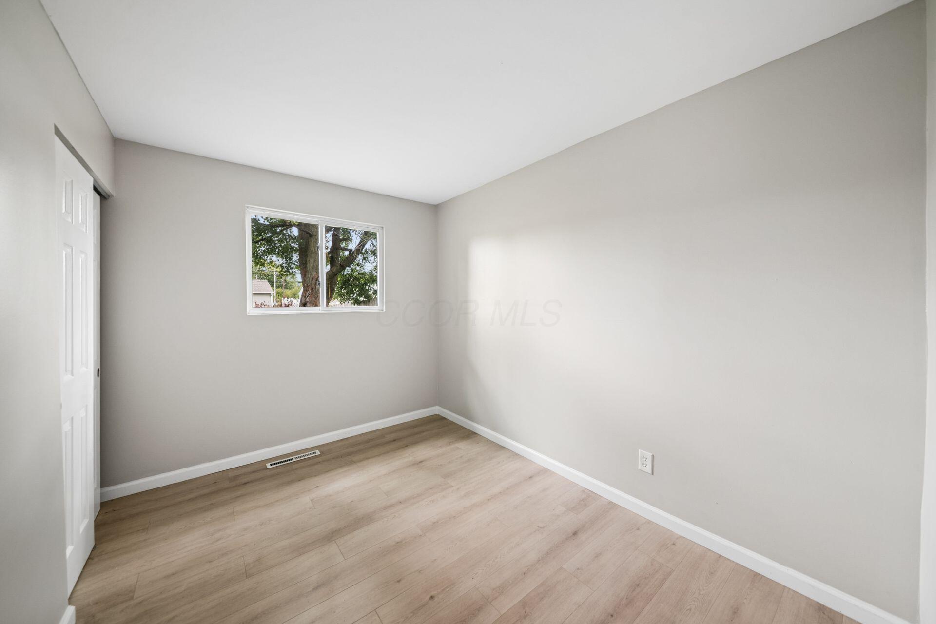 1382 Grovewood Drive Property Photo 10