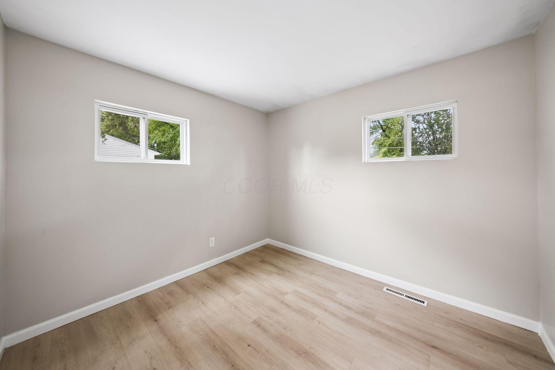 1382 Grovewood Drive Property Photo 17