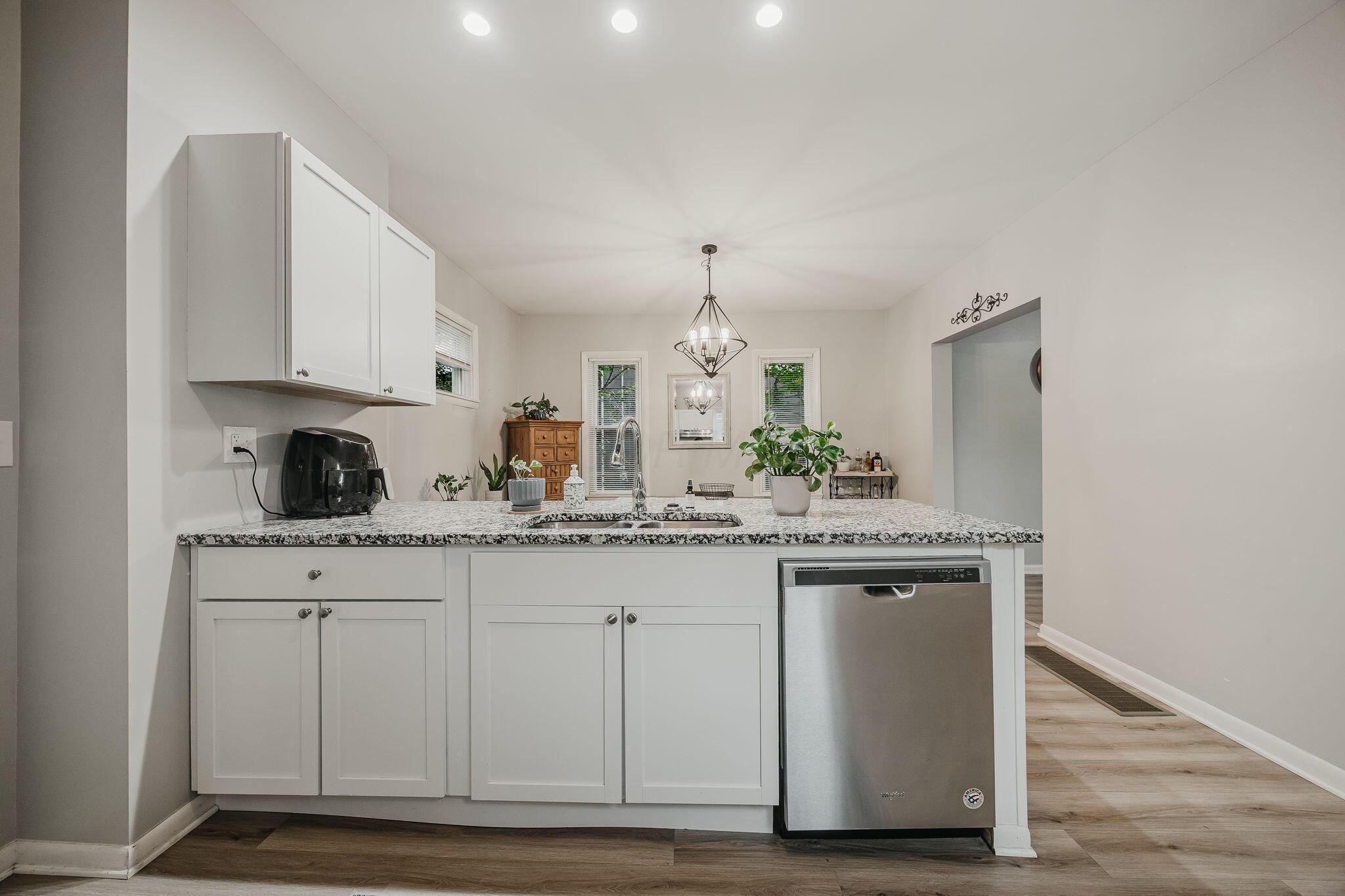 1008 E Whittier Street Property Photo 25