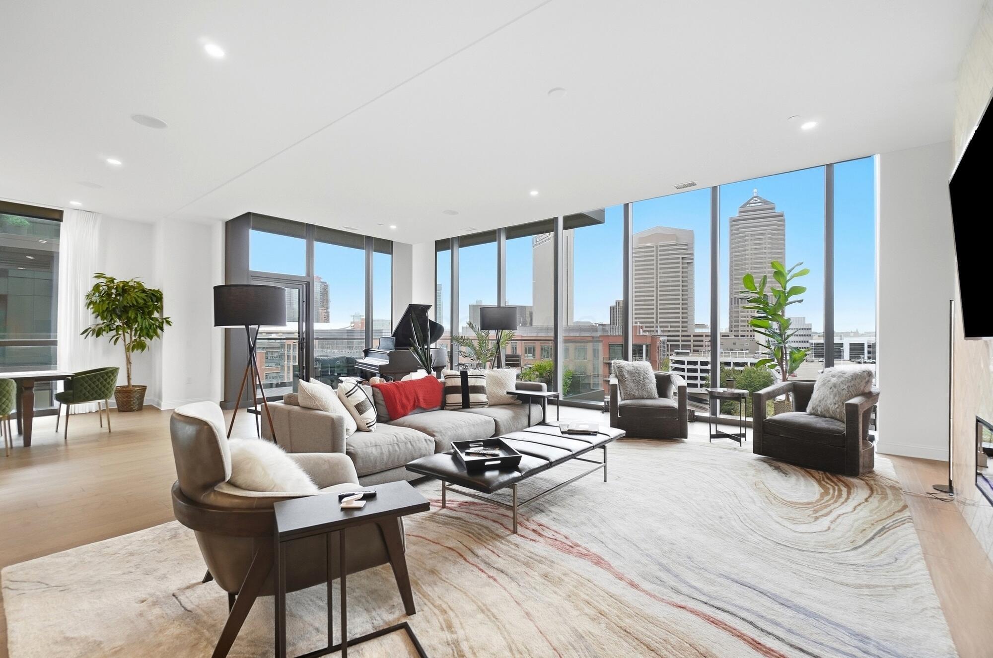 250 W Spring Street, 916 Property Photo
