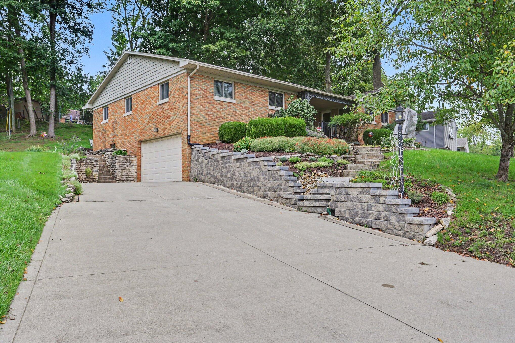 385 Kemper Avenue Property Photo 4
