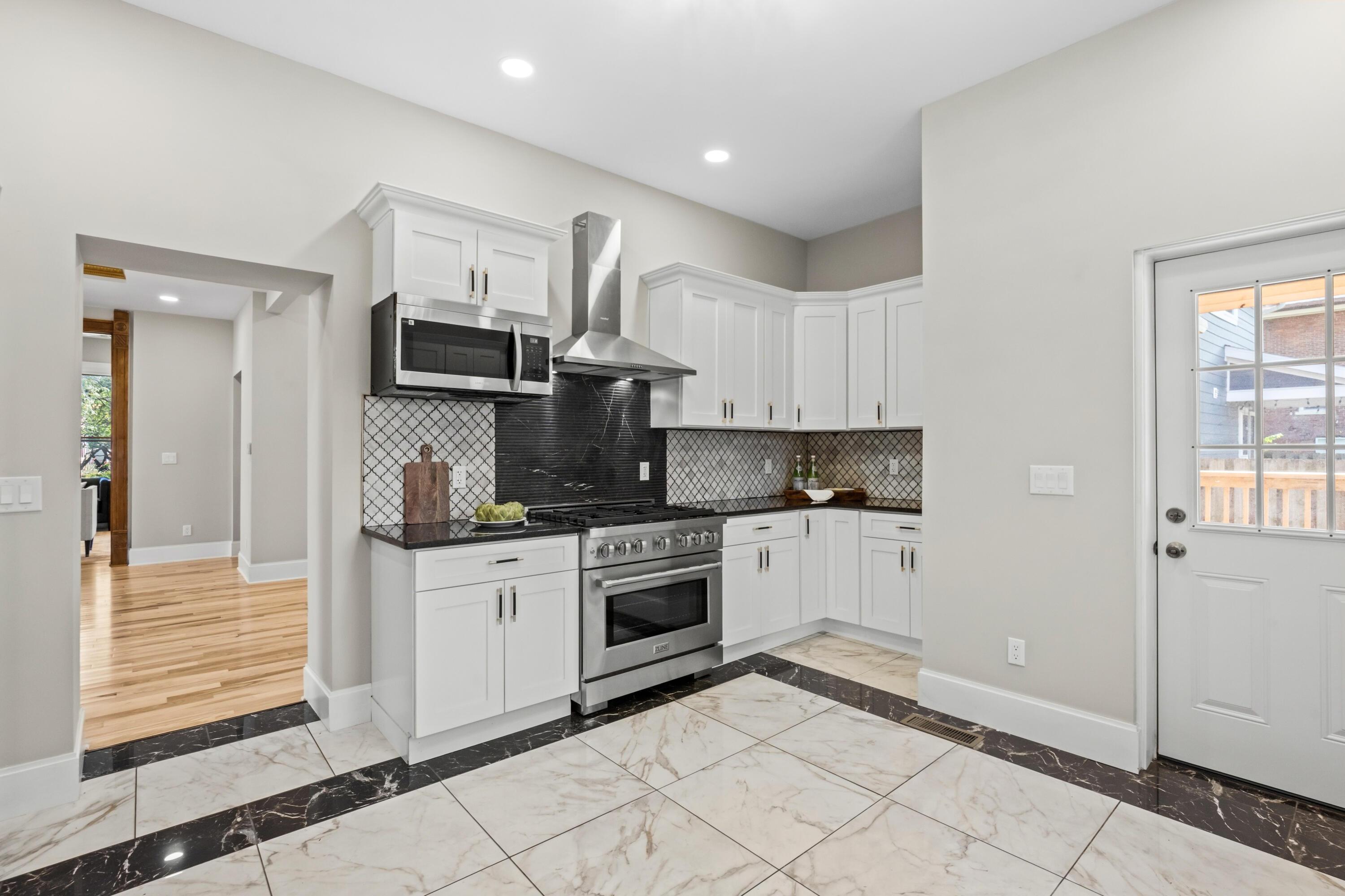 195 N Monroe Avenue Property Photo 18