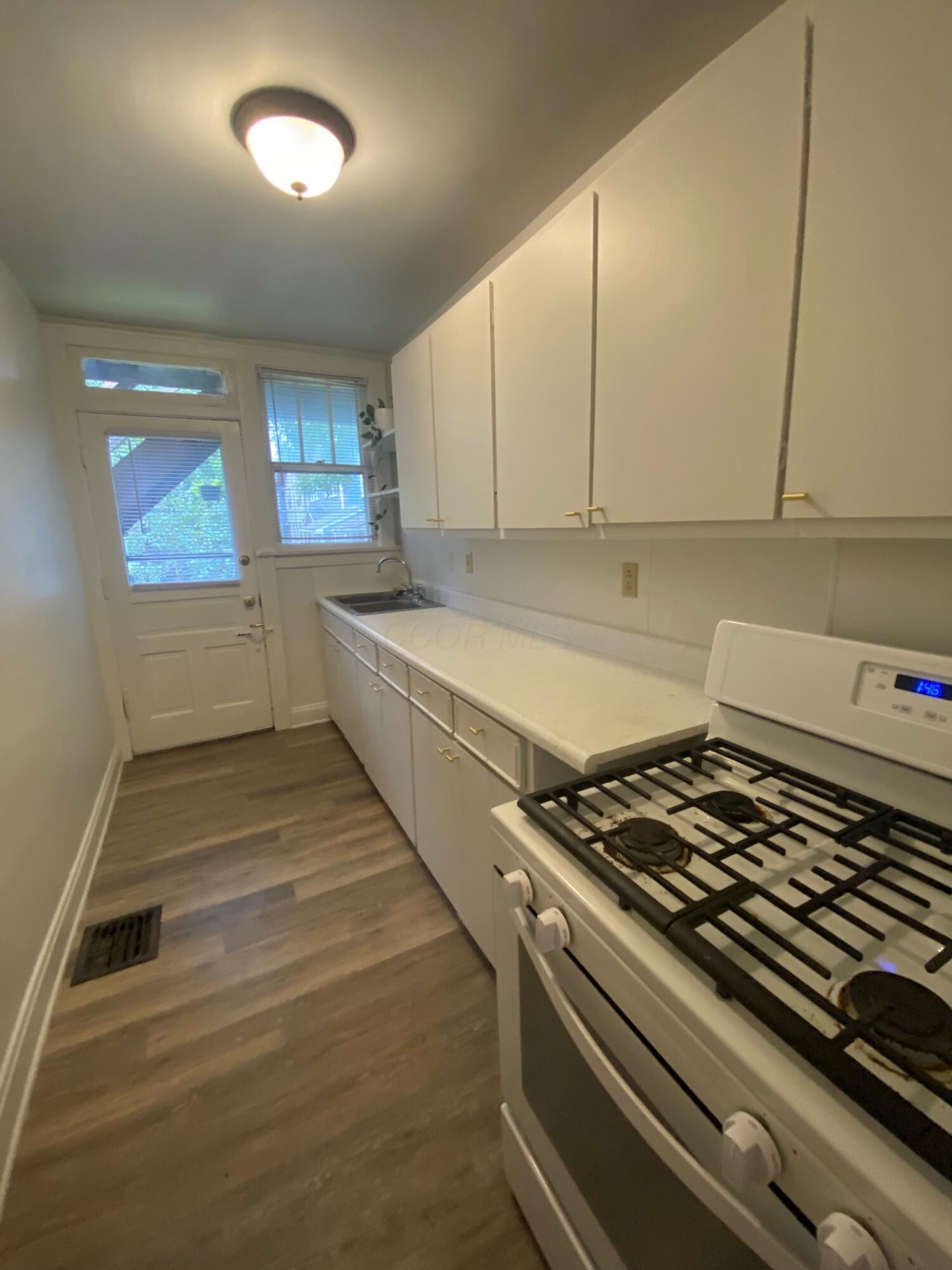 169 E Arcadia Avenue Property Photo 9