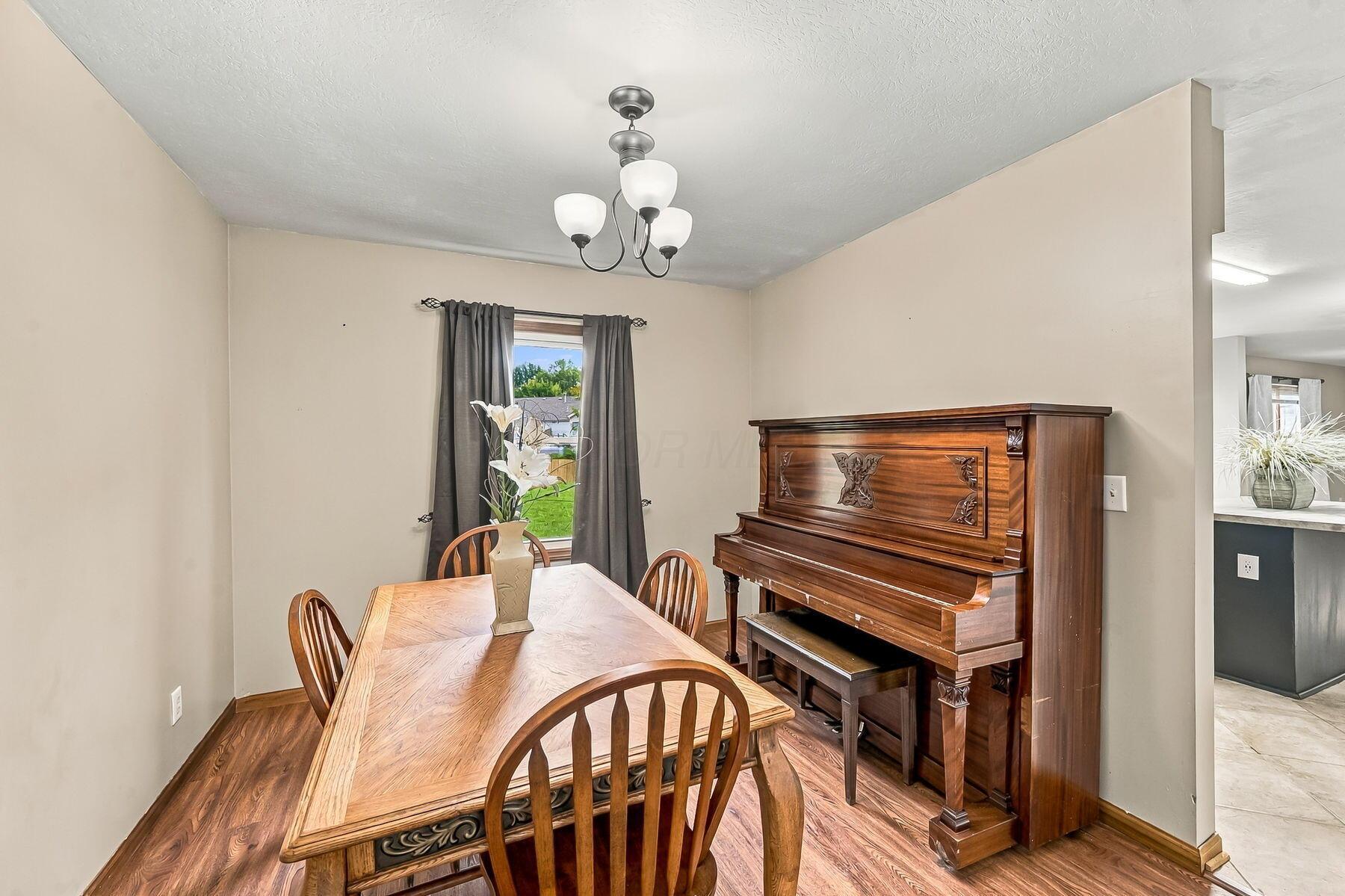 118 Halstead Court Property Photo 14