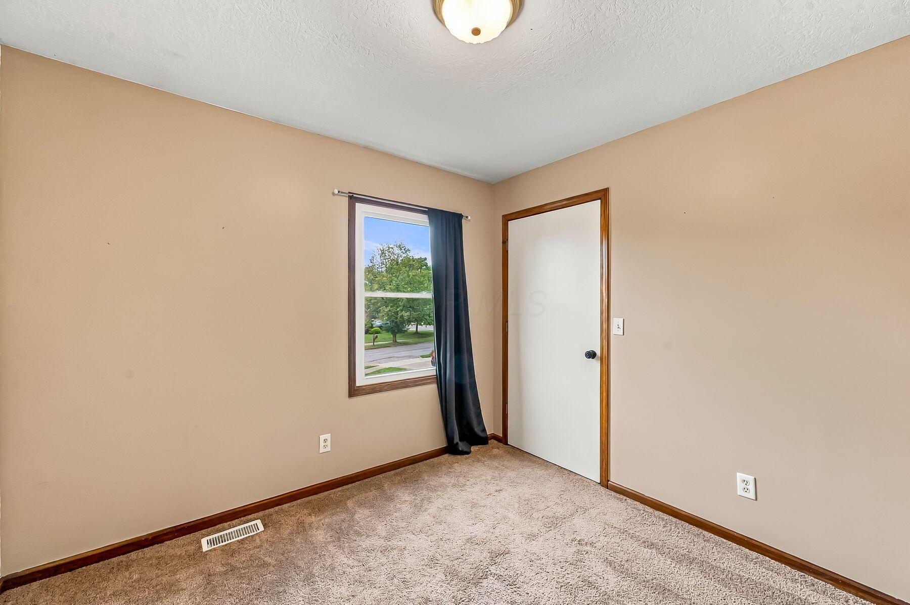 118 Halstead Court Property Photo 33