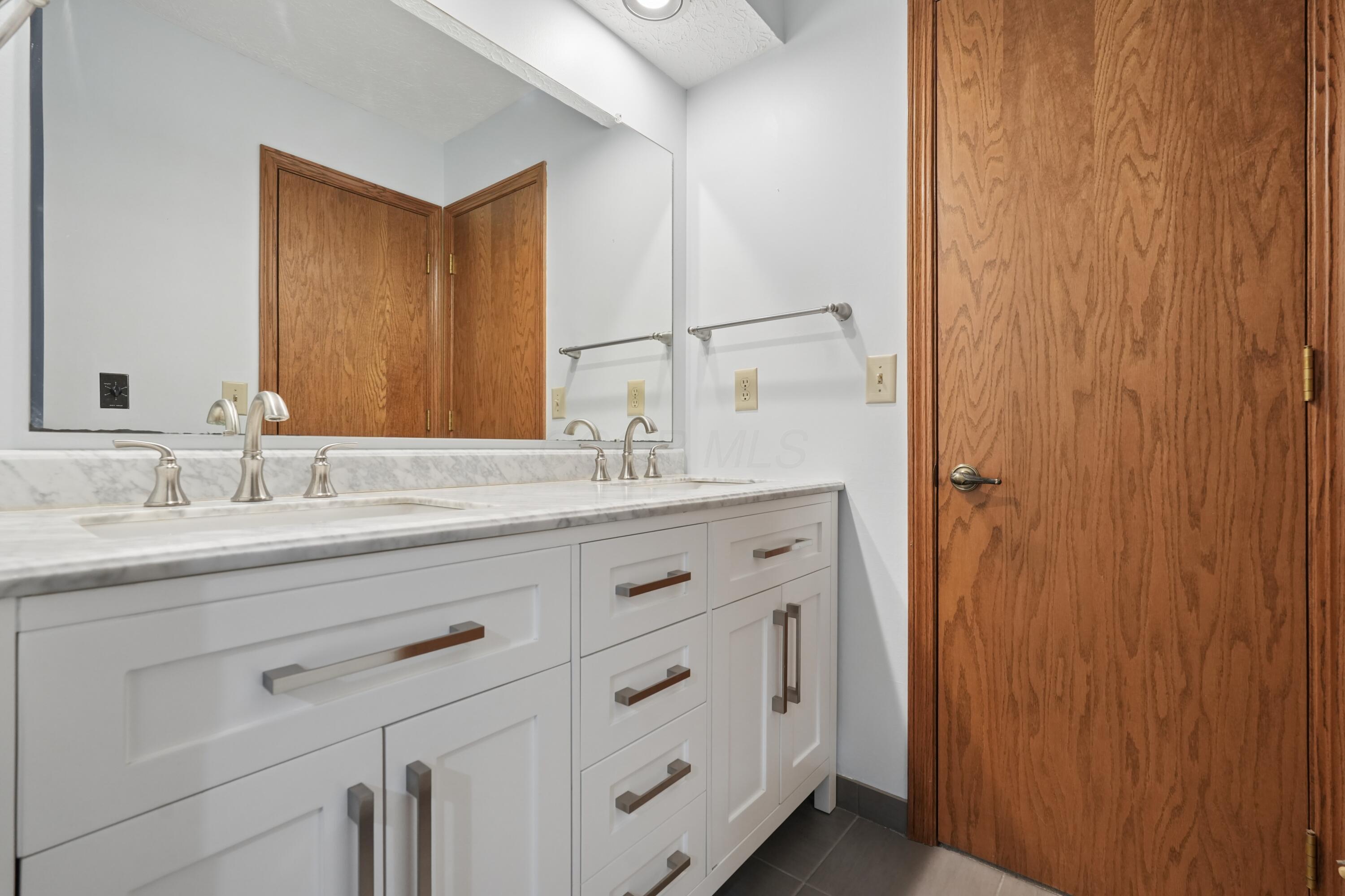 8414 Netherlands Place Property Photo 25