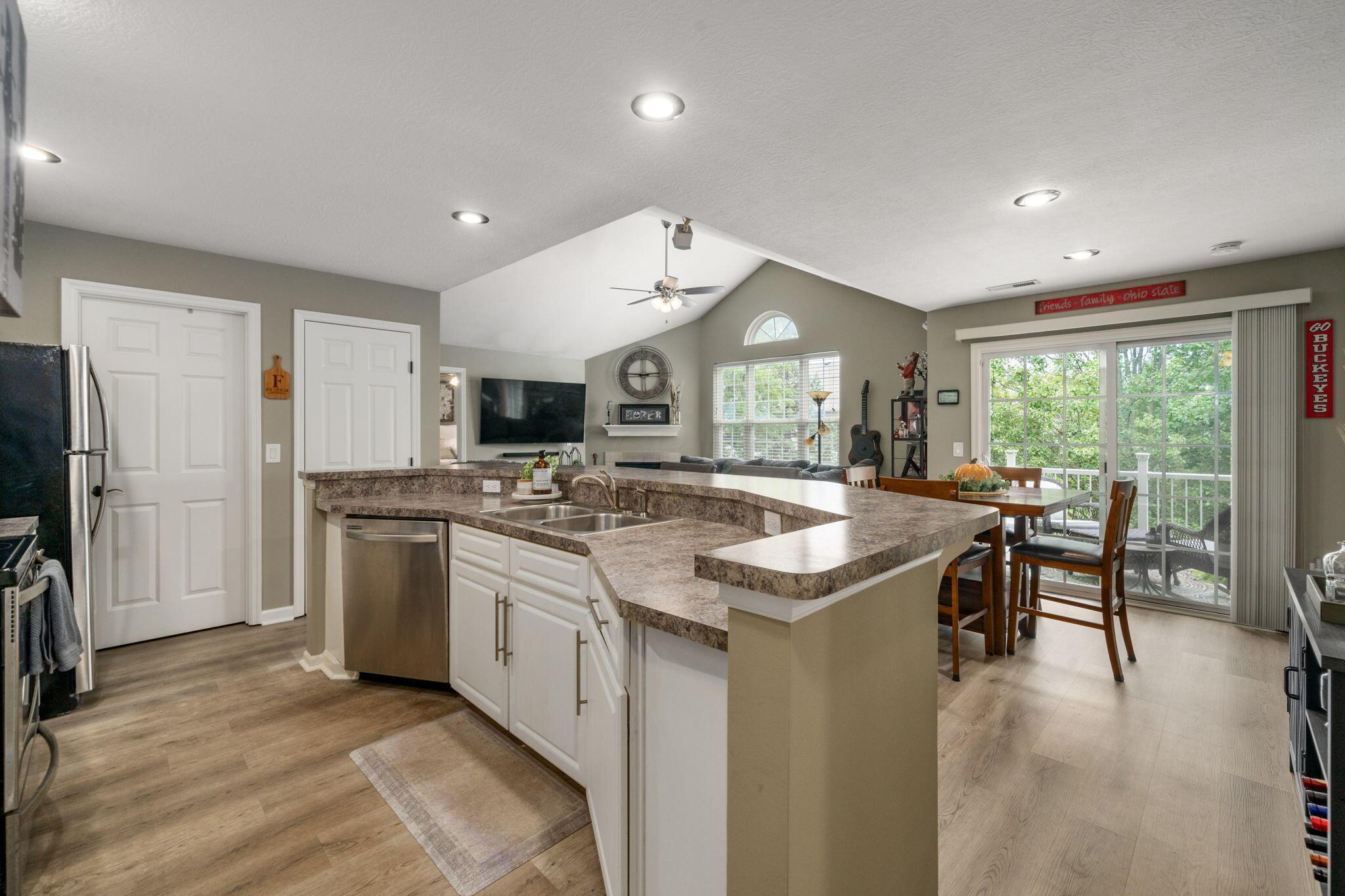 5656 Tuttle Mews Way Property Photo 1