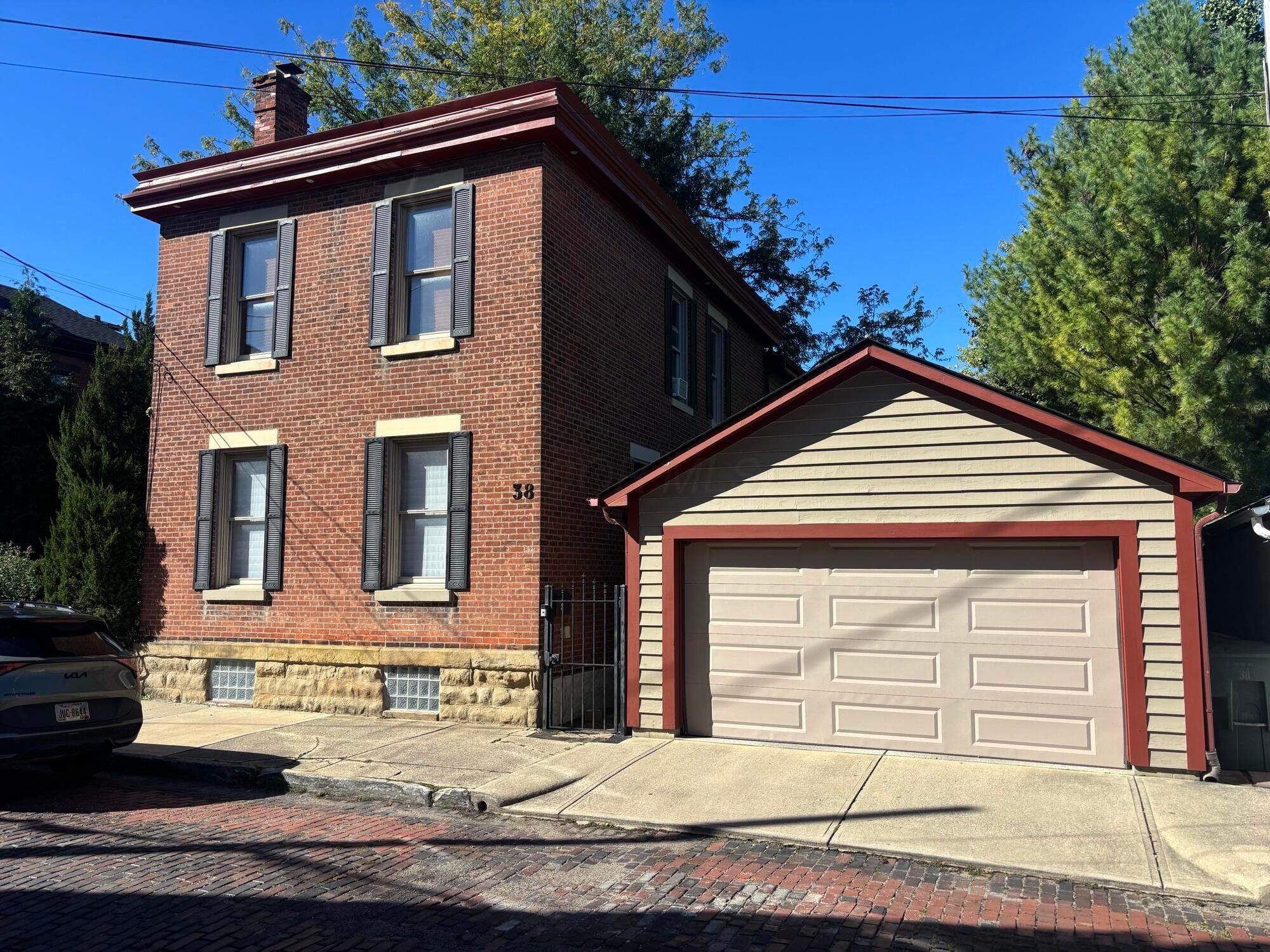 38 E Beck Street Property Photo 1