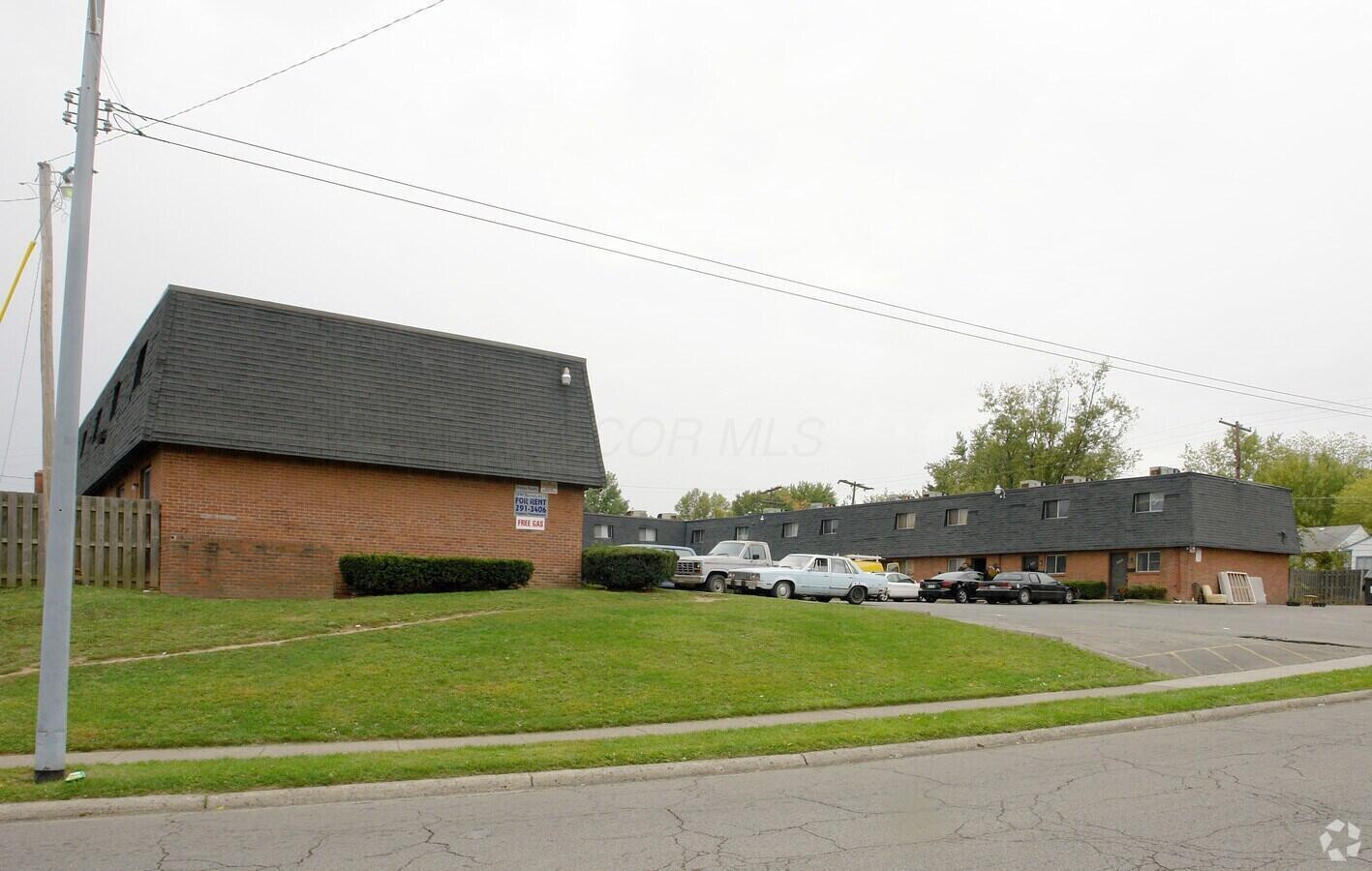 2373 Belcher Drive Property Photo 1