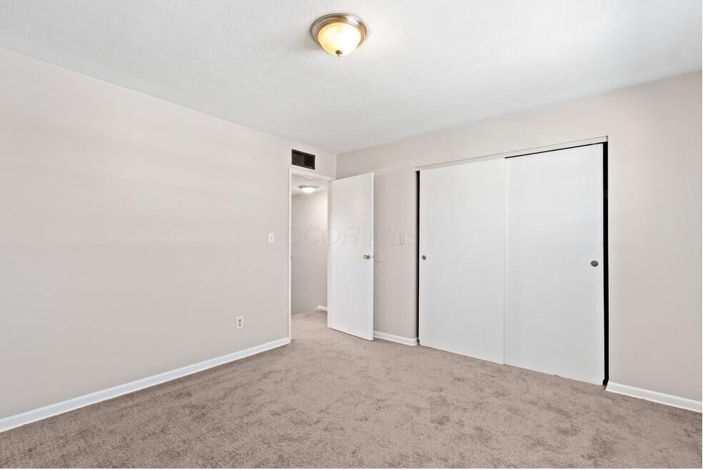 2373 Belcher Drive Property Photo 5