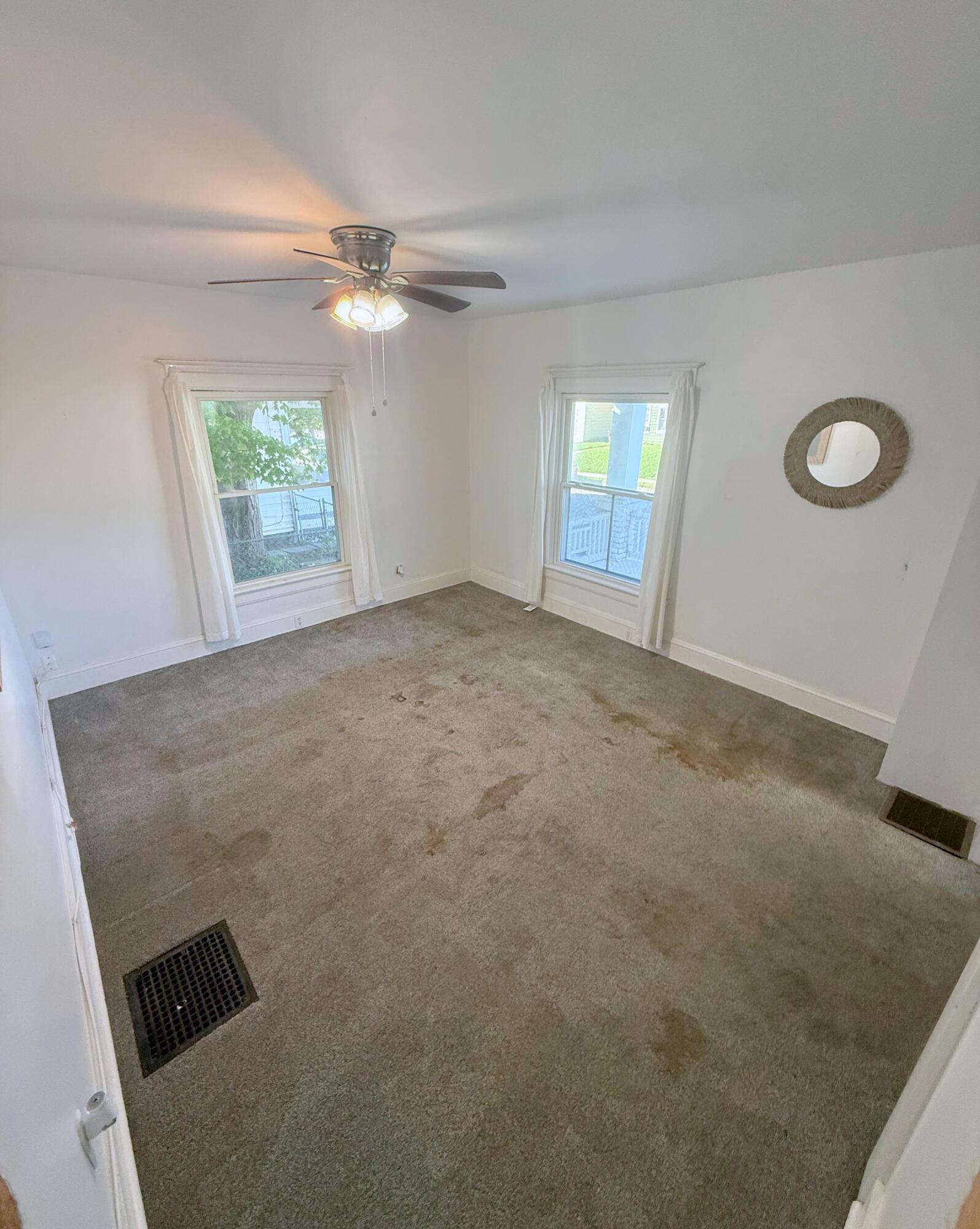 1585 Mound Street Property Photo 7