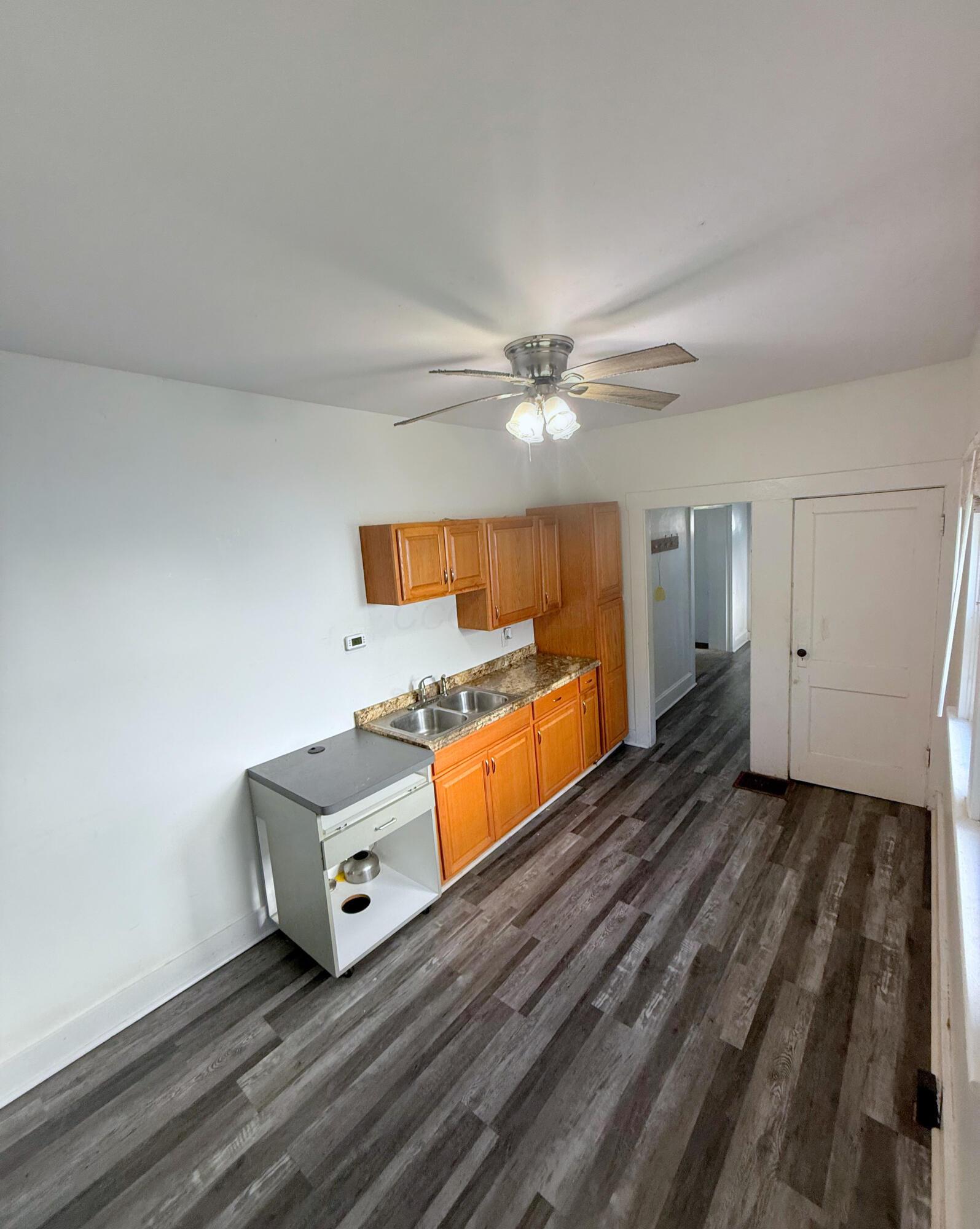 1585 Mound Street Property Photo 8