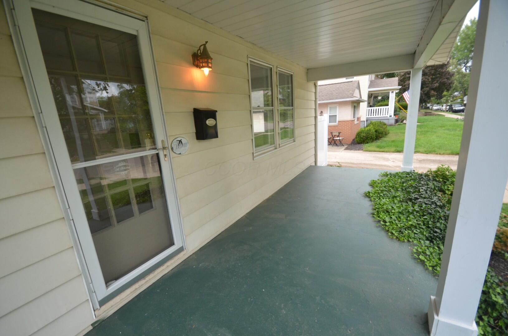 853 Oxley Road Property Photo 2
