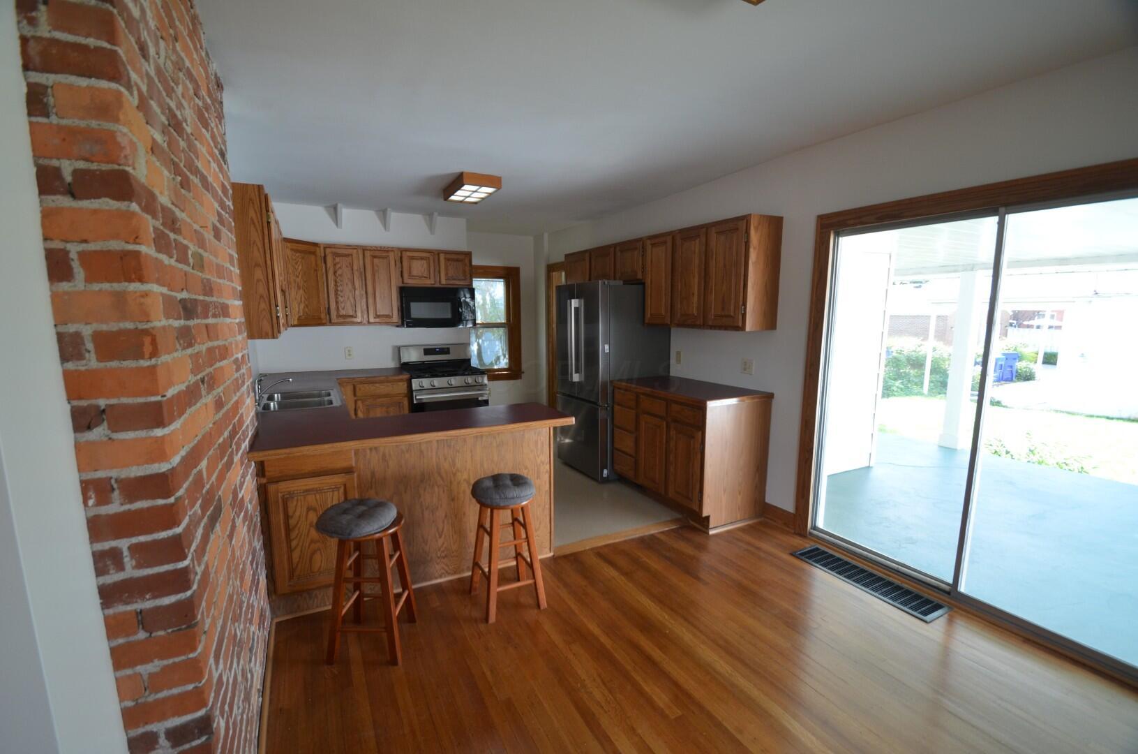 853 Oxley Road Property Photo 8
