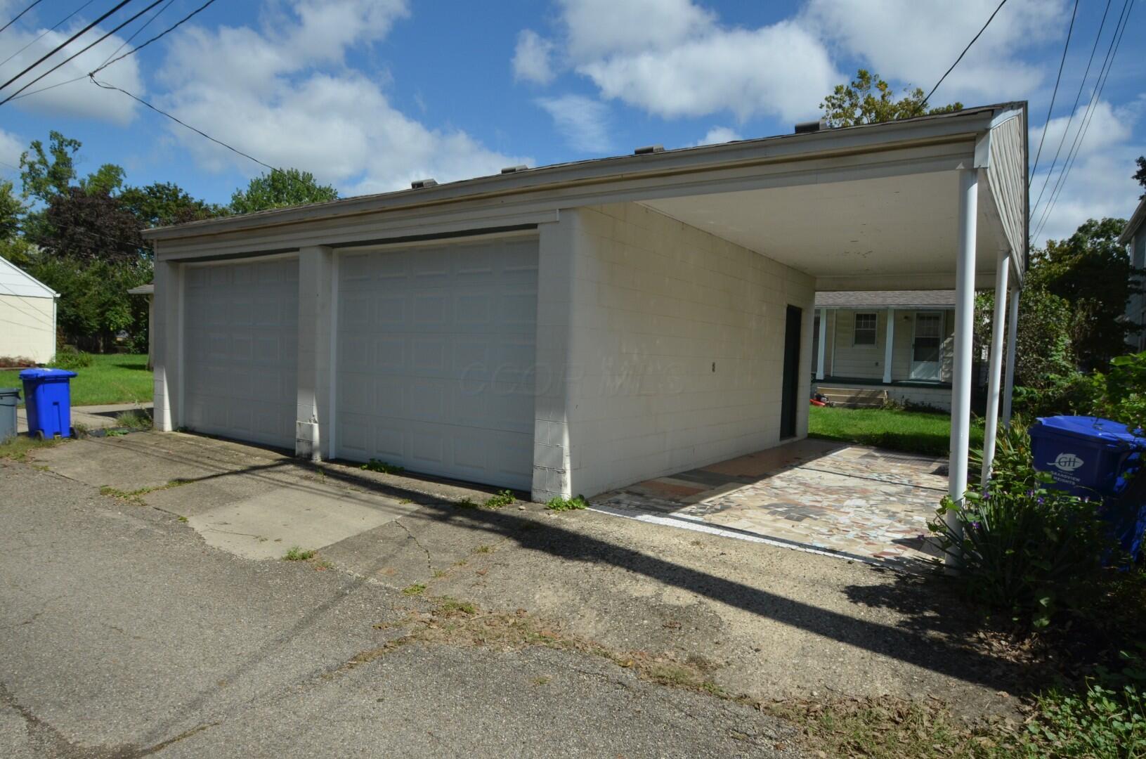 853 Oxley Road Property Photo 24