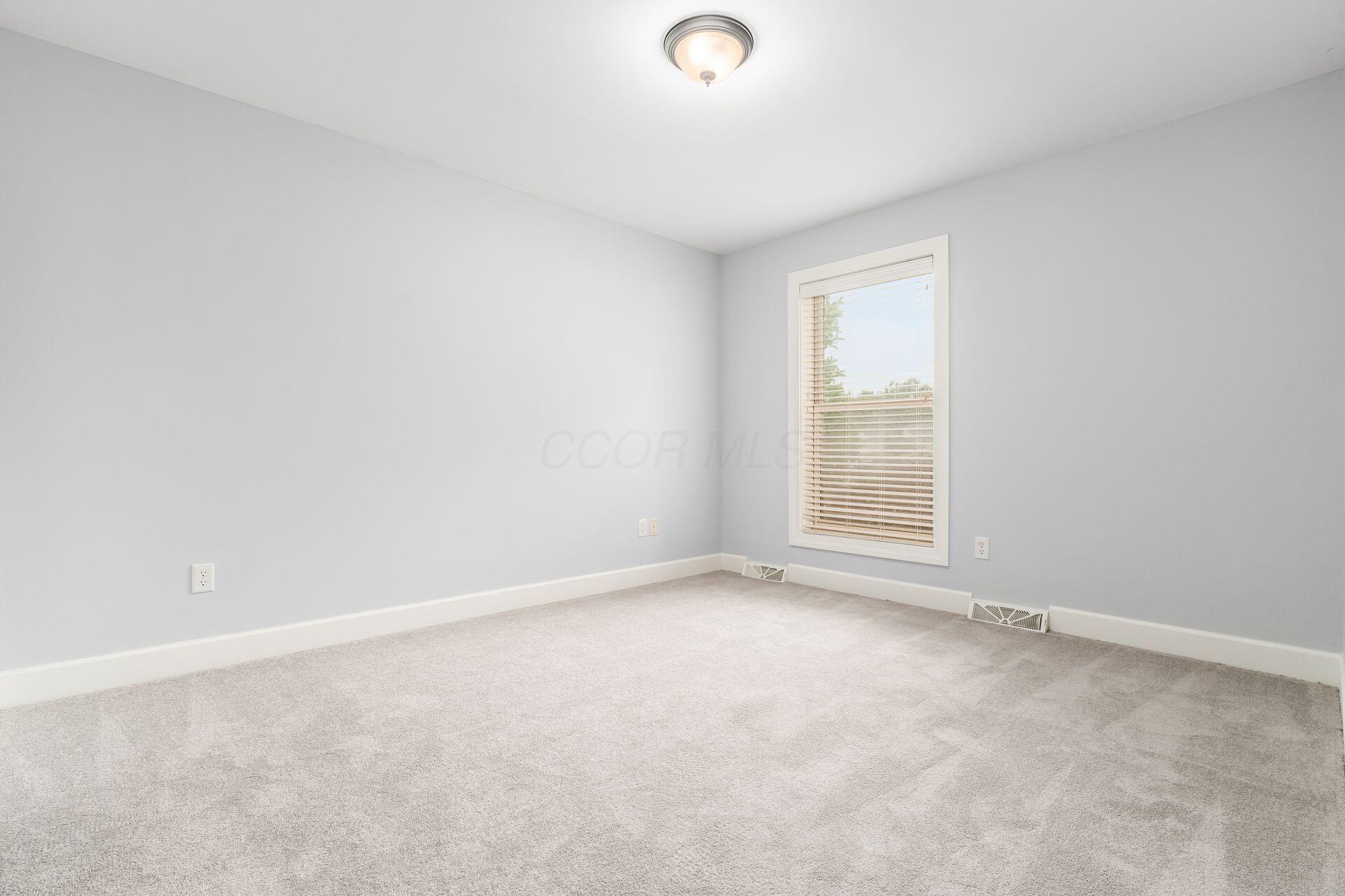405 Connors Grove Property Photo 30