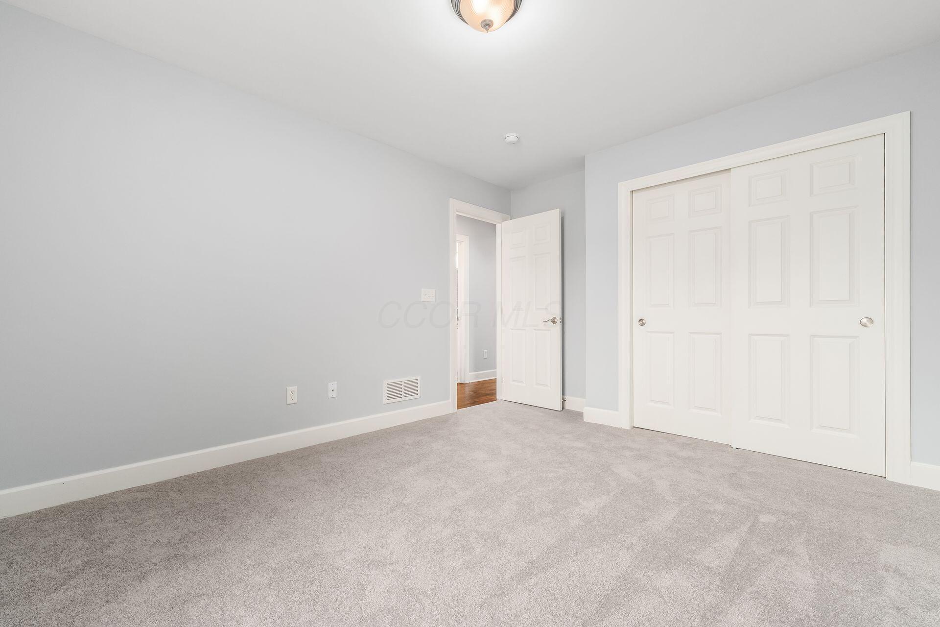 405 Connors Grove Property Photo 31