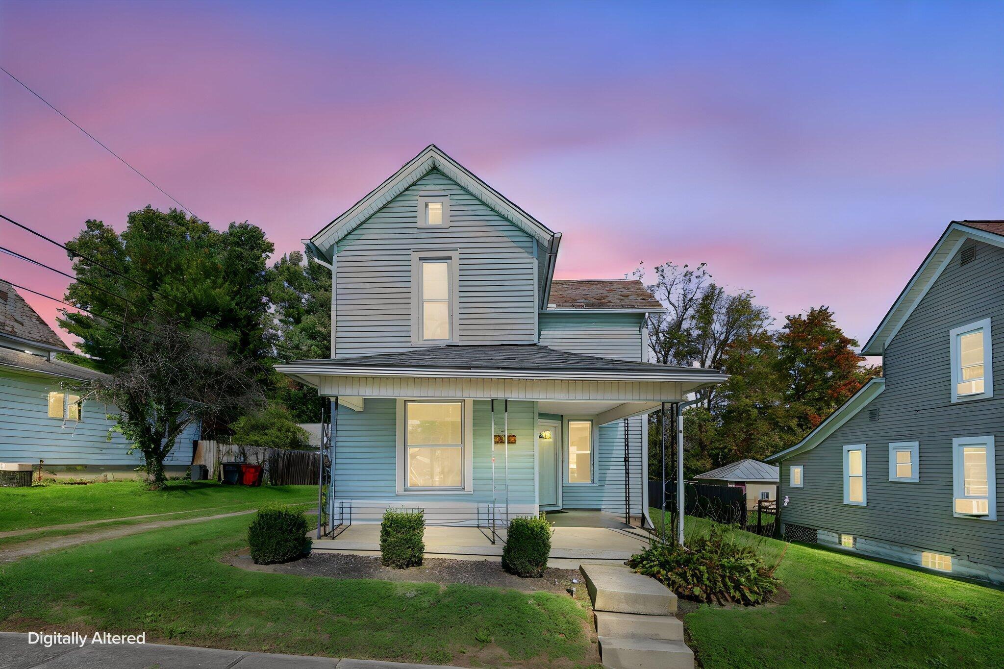 1318 W Maple Street Property Photo 1
