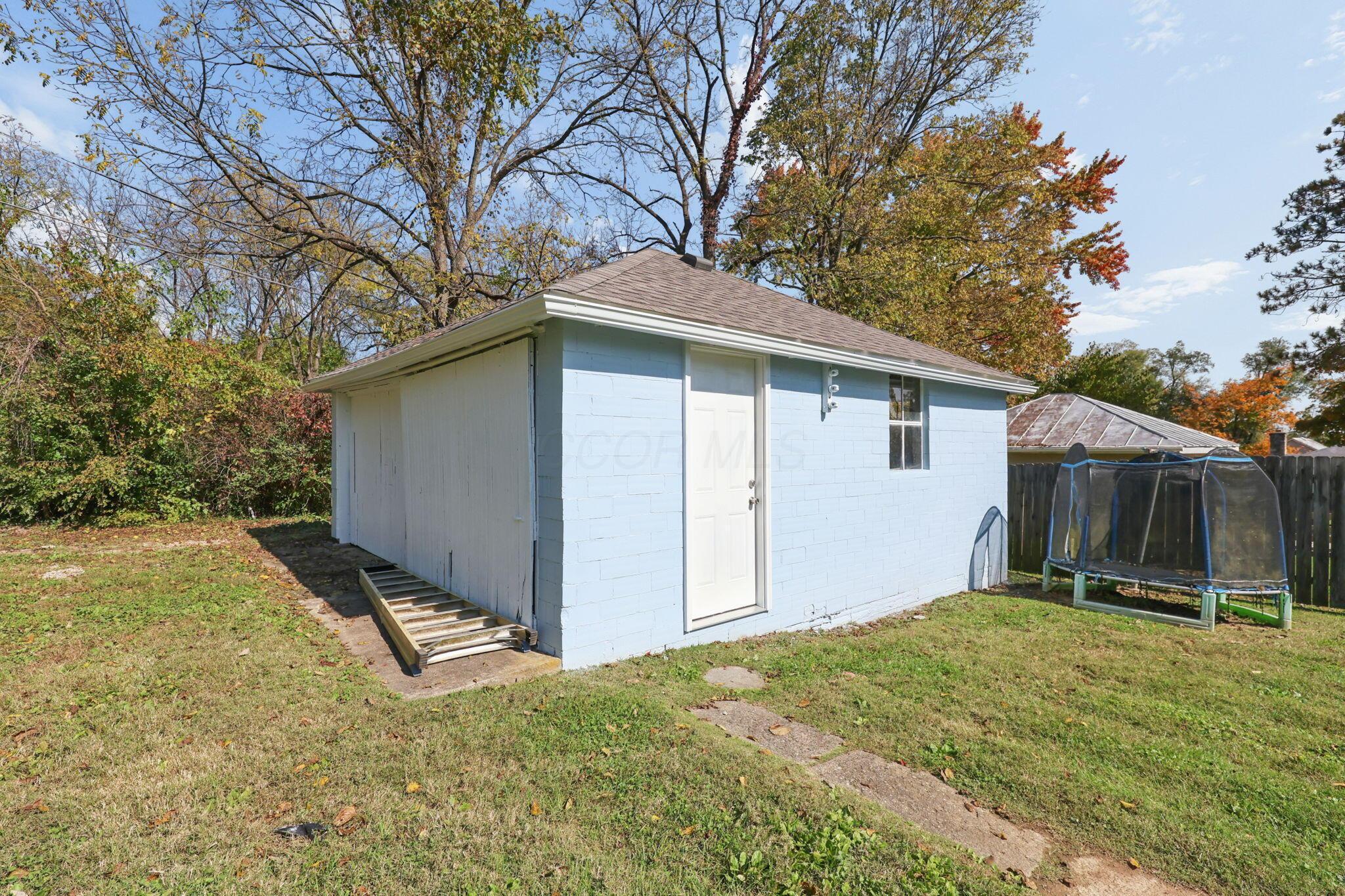 1318 W Maple Street Property Photo 33