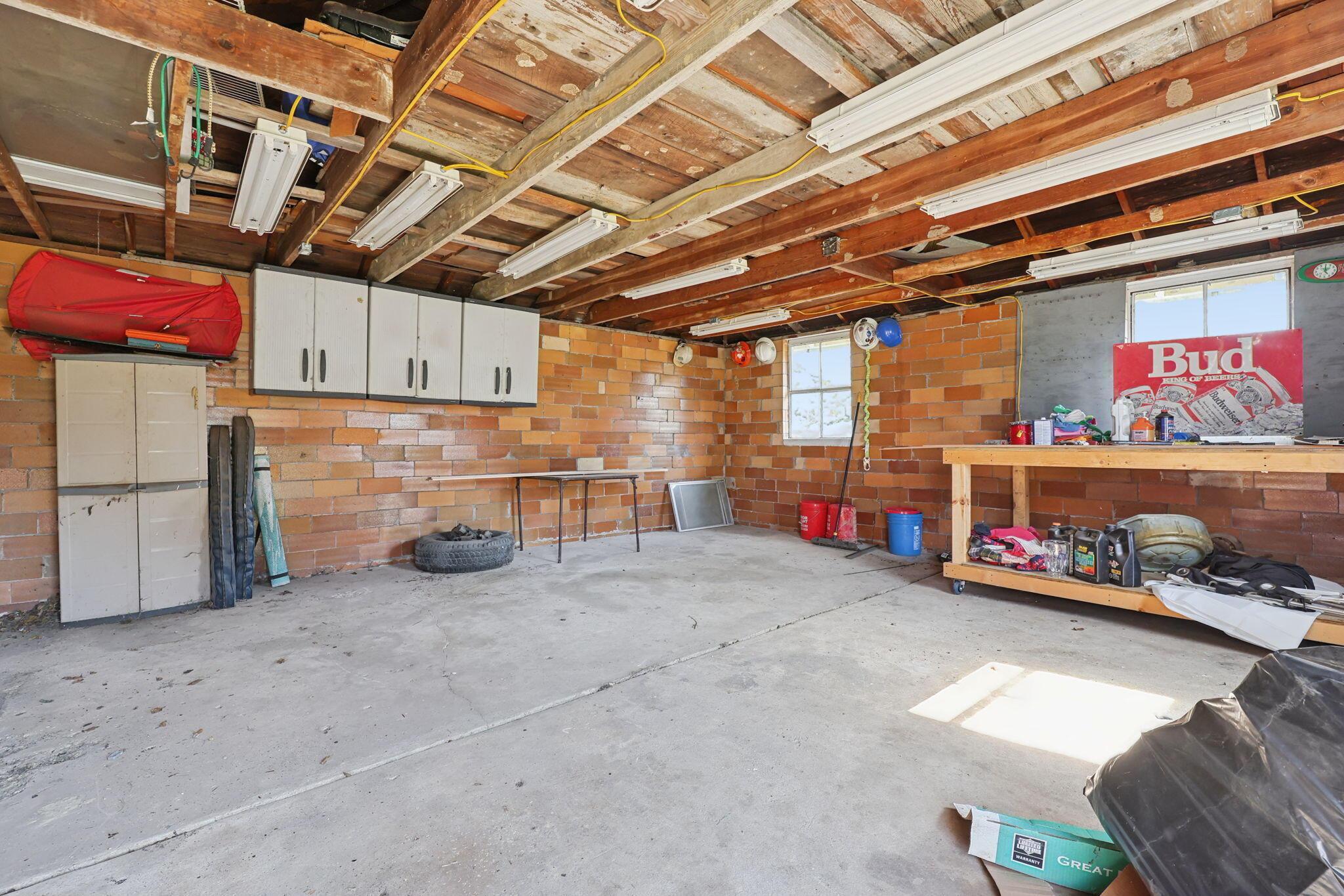 1318 W Maple Street Property Photo 34