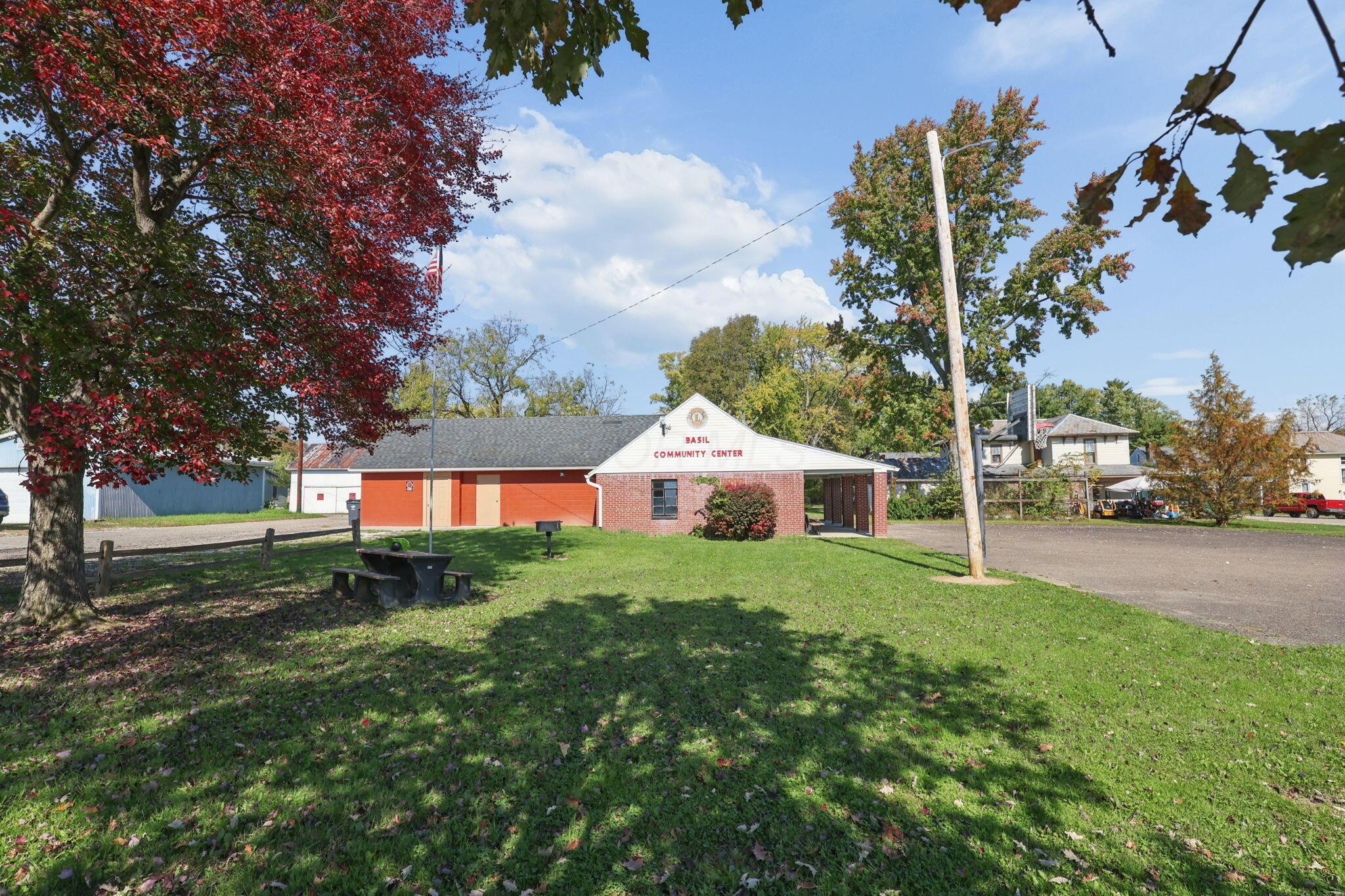 1318 W Maple Street Property Photo 35