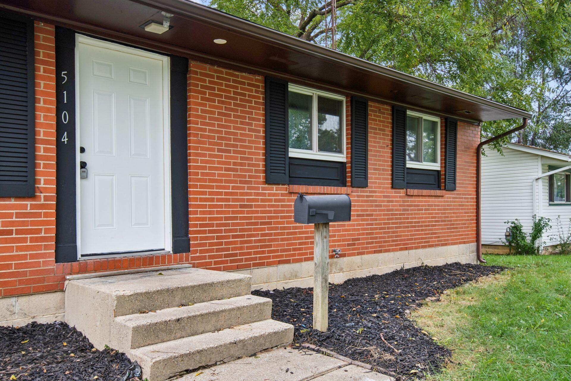 5104 Benham Drive Property Photo 4