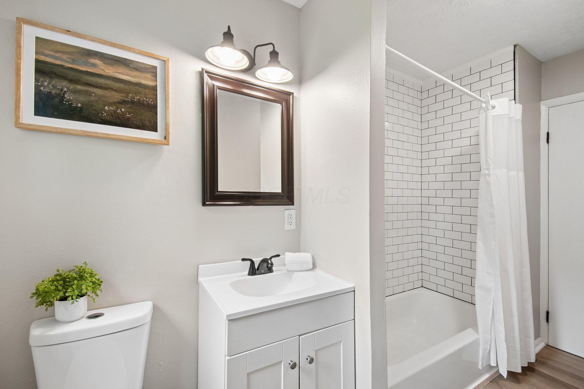 5104 Benham Drive Property Photo 11
