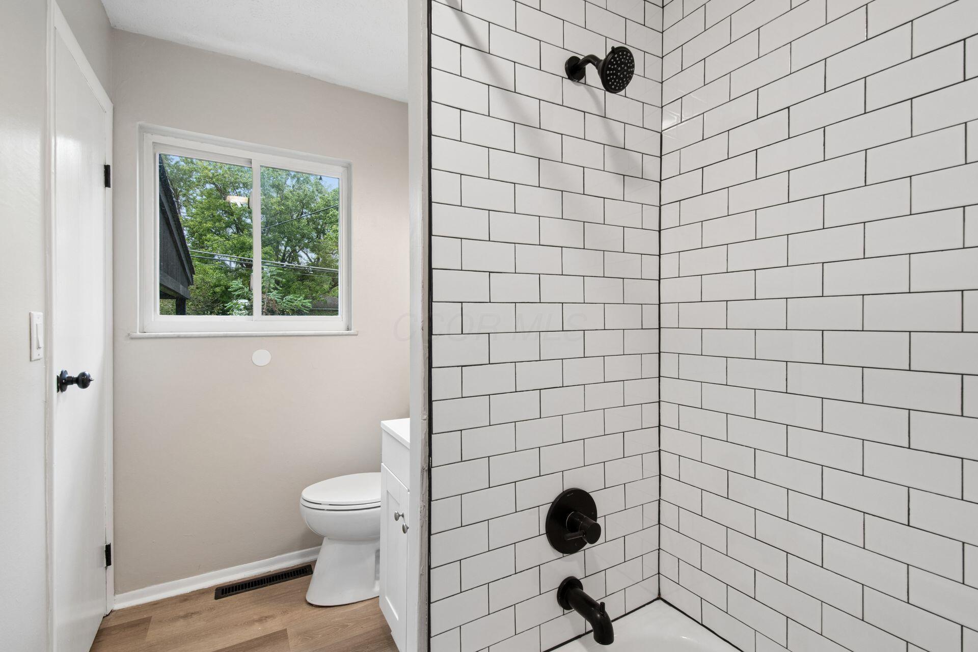 5104 Benham Drive Property Photo 12