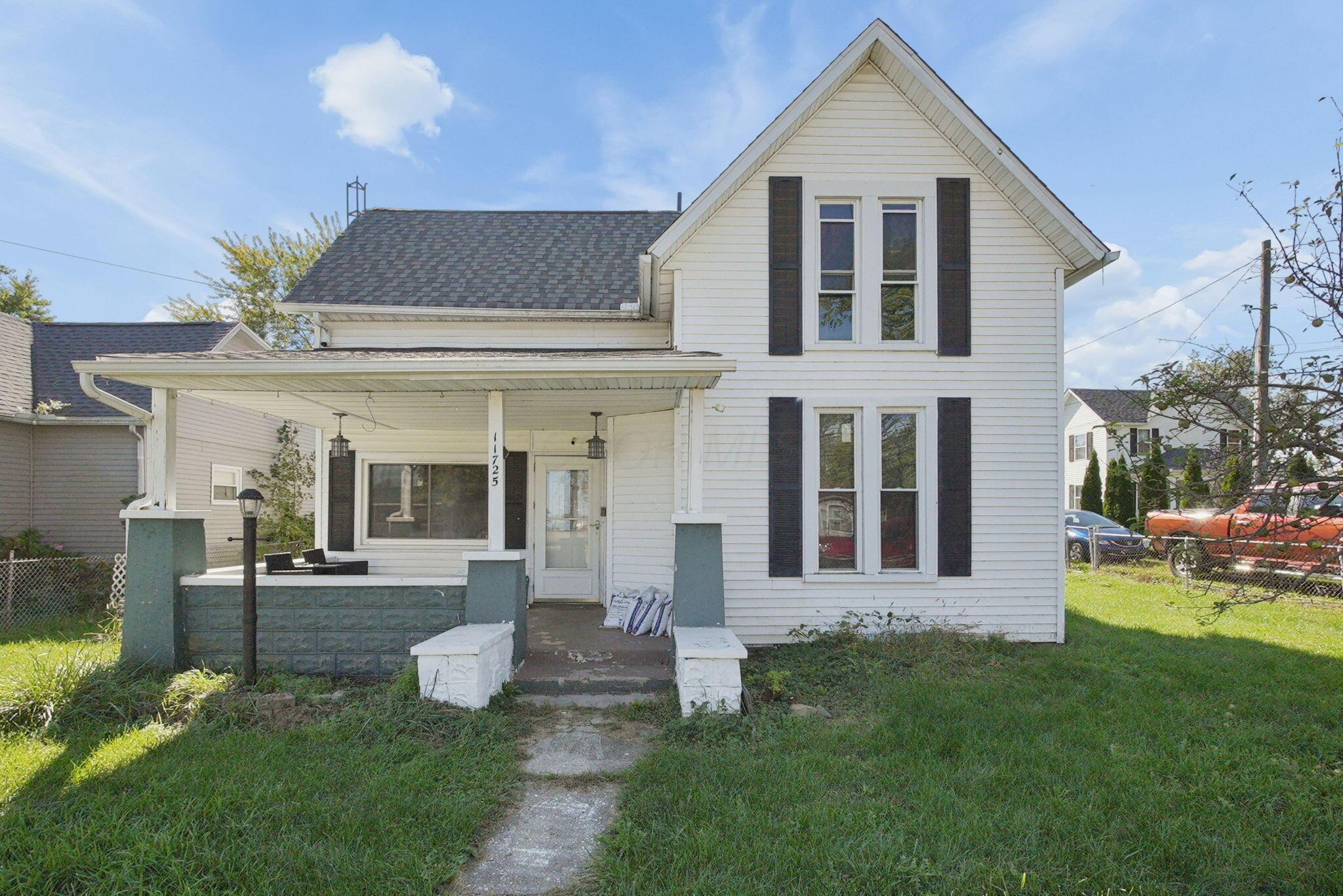 11725 London Road Property Photo 1