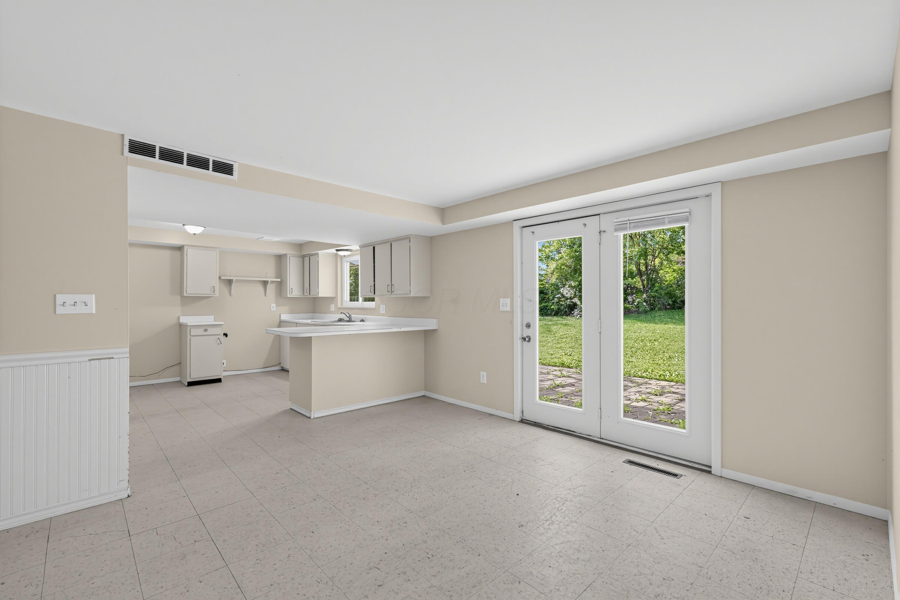 3636 Paris Boulevard Property Photo 14