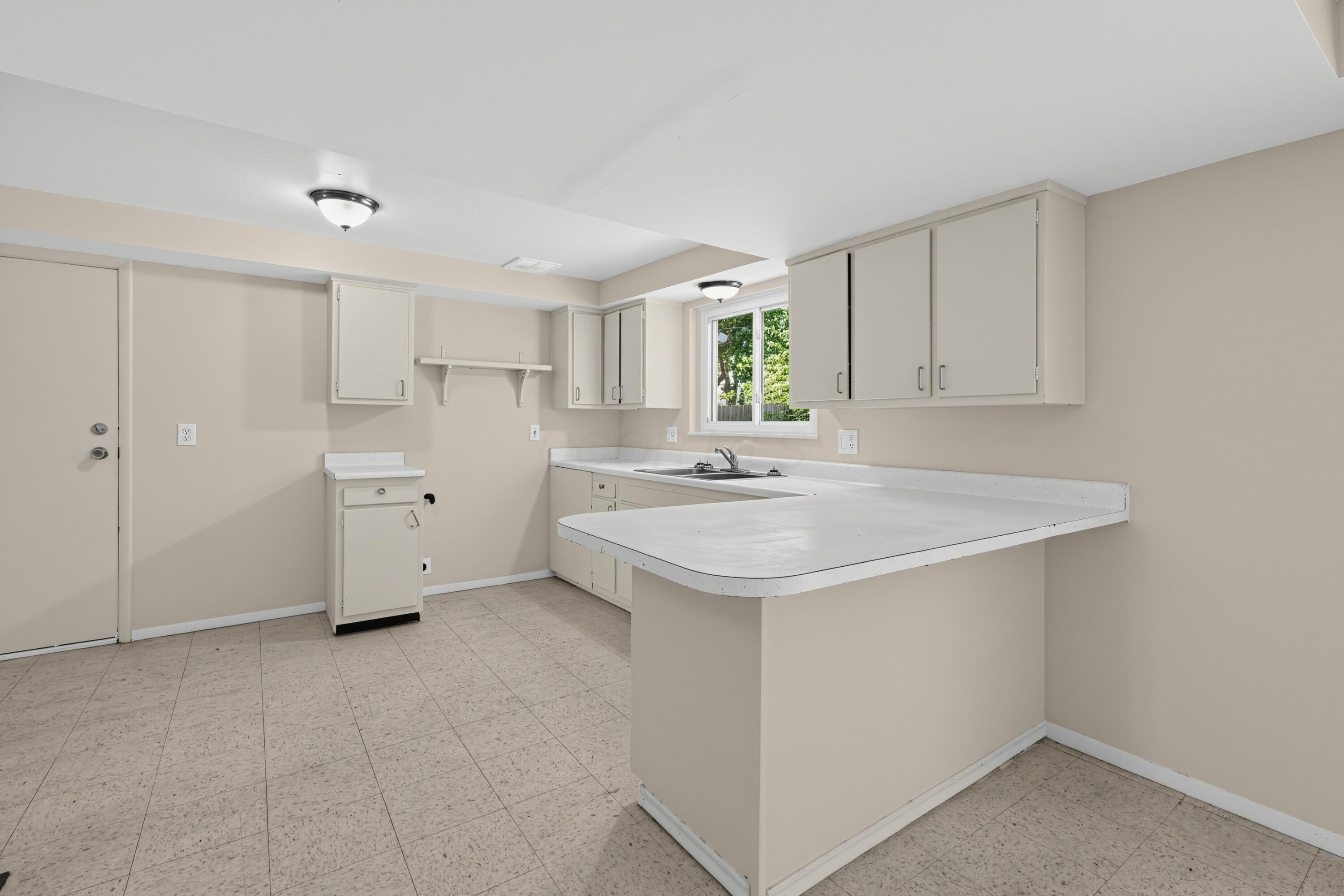 3636 Paris Boulevard Property Photo 15