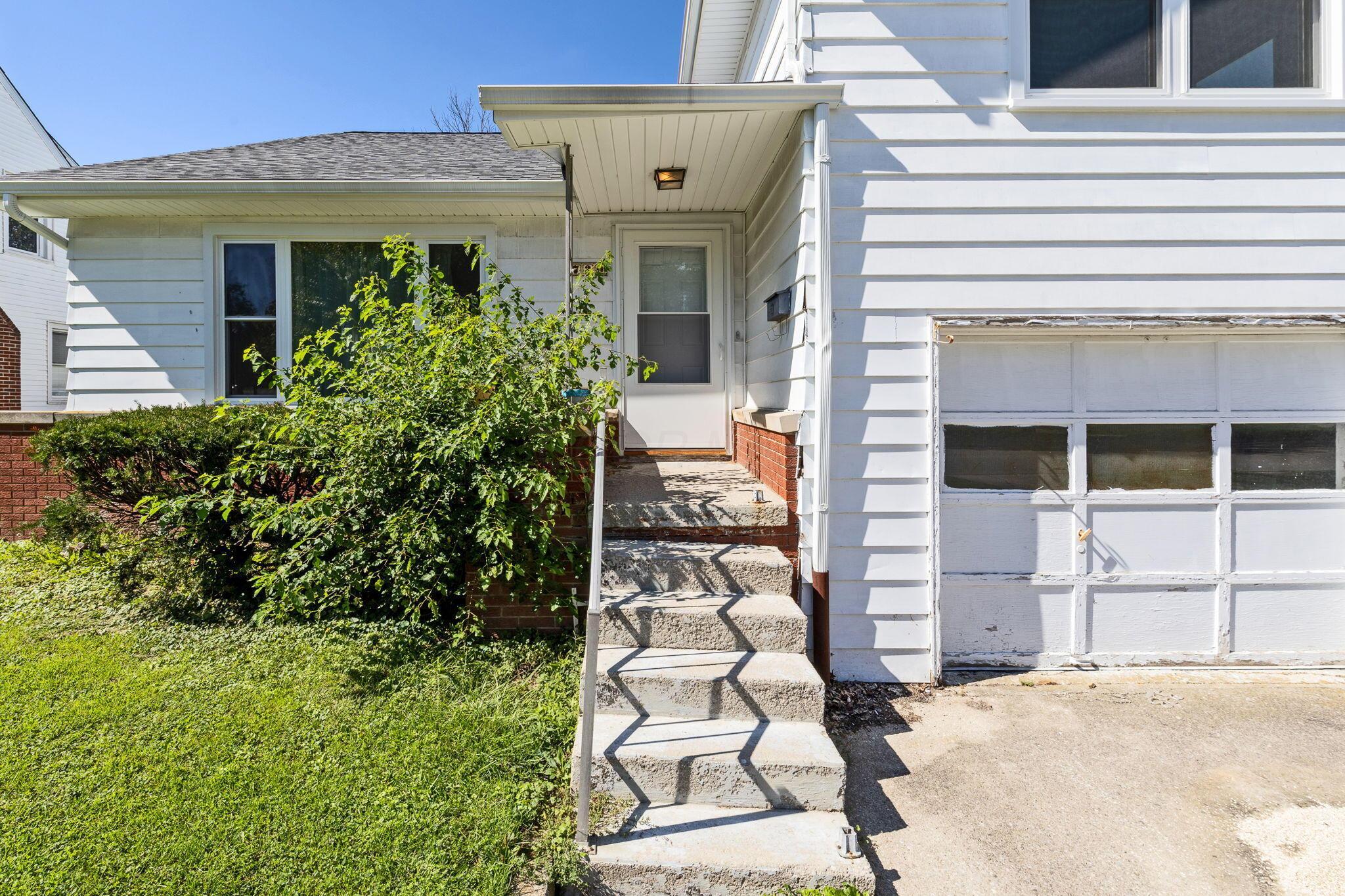 730 S Myrtle Avenue Property Photo 4