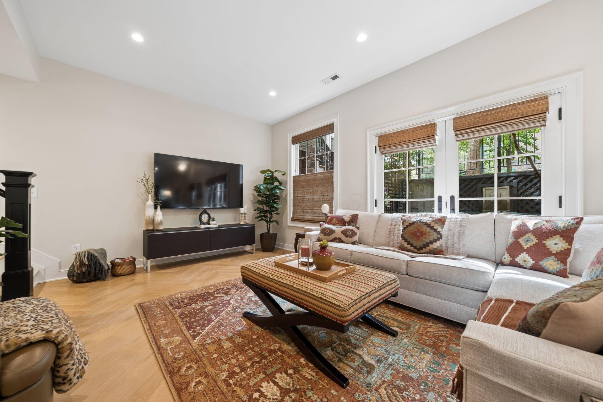 184 E Gay Street, Th9 Property Photo 33