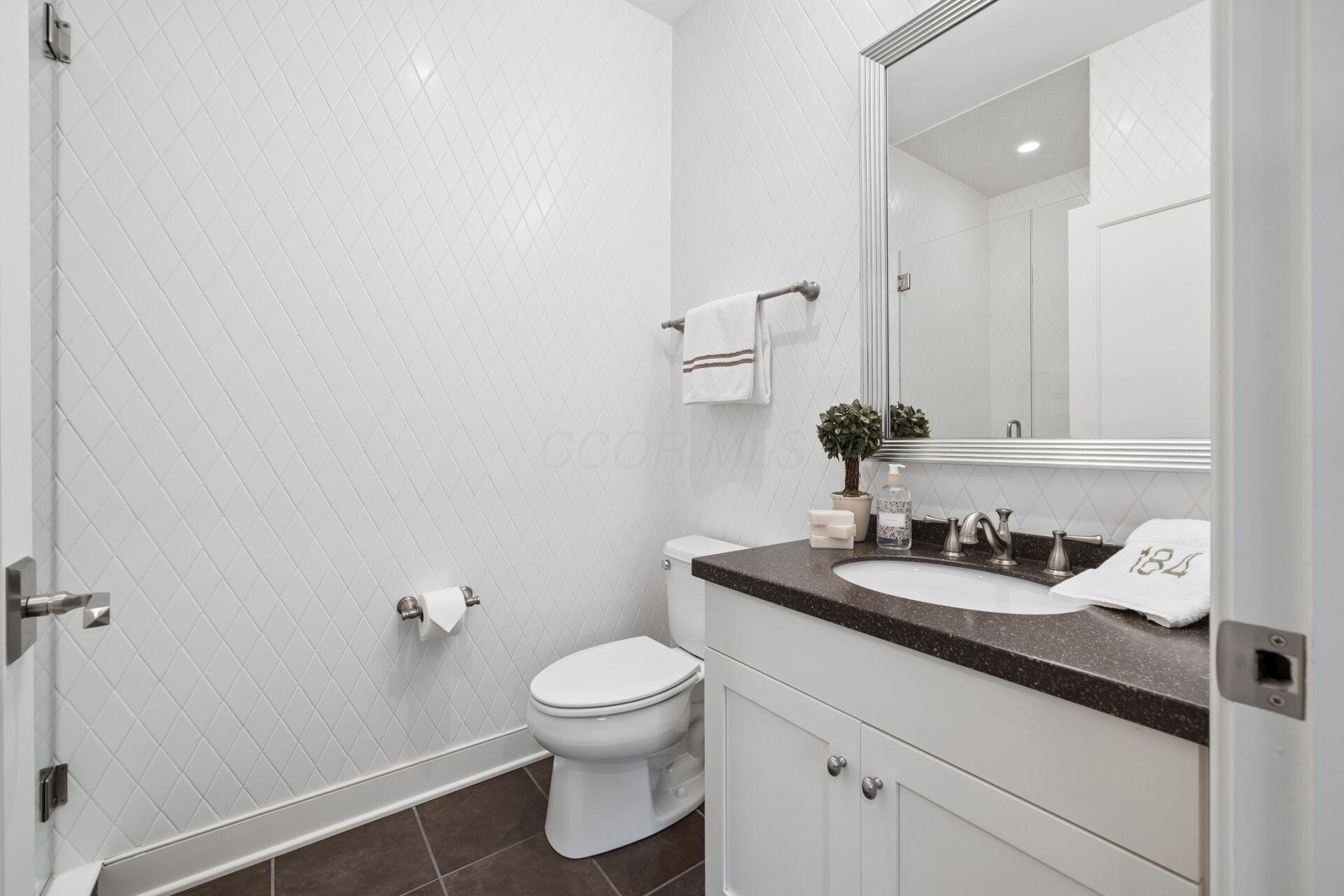 184 E Gay Street, Th9 Property Photo 56