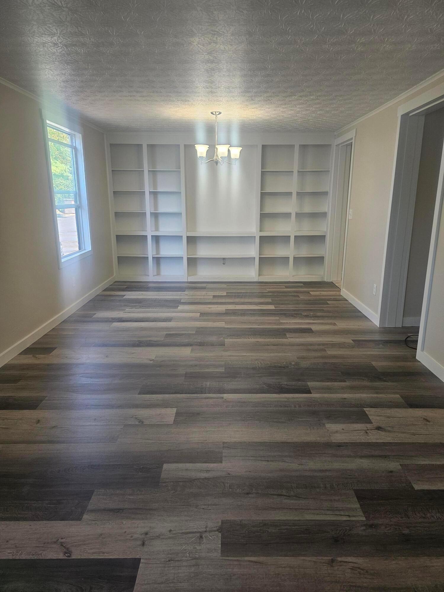 1726 Sunapple Way