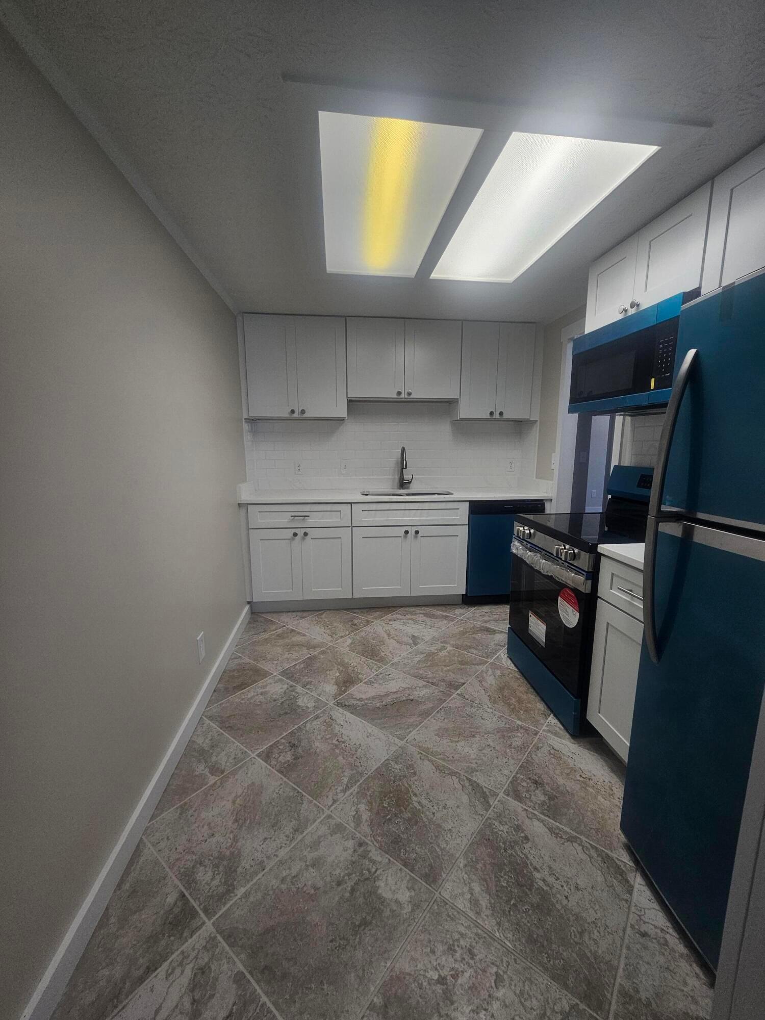 1726 Sunapple Way Property Photo 4
