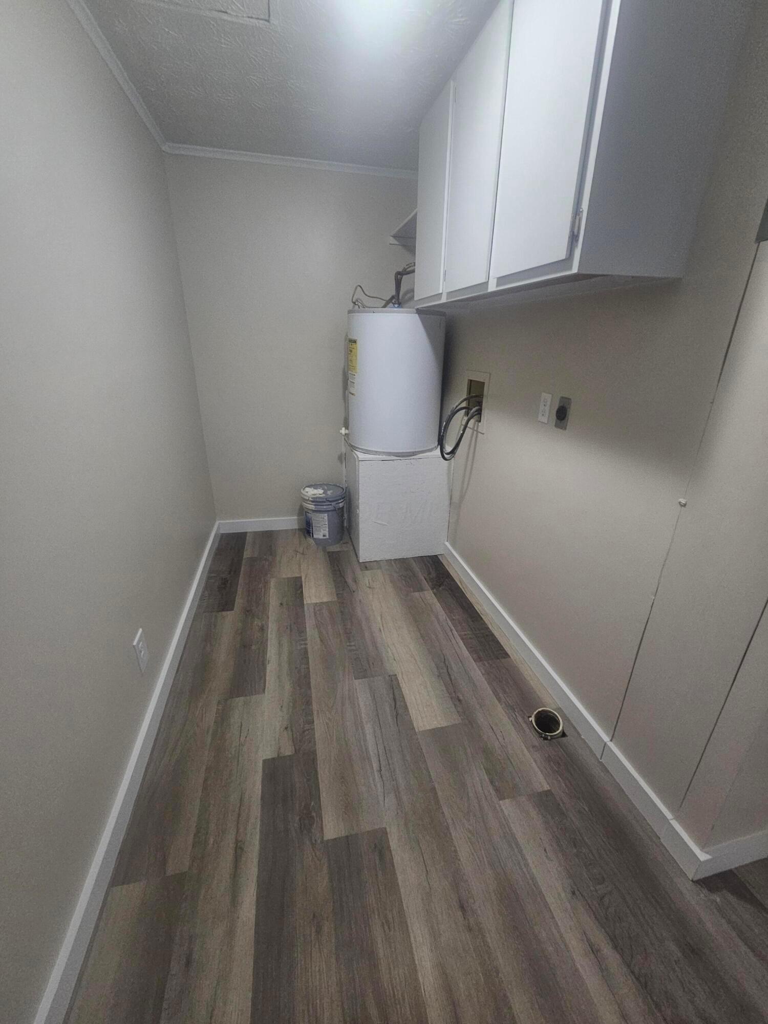 1726 Sunapple Way Property Photo 7
