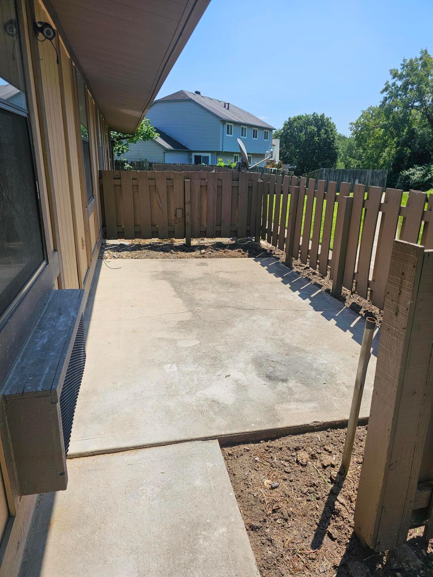 1726 Sunapple Way Property Photo 8