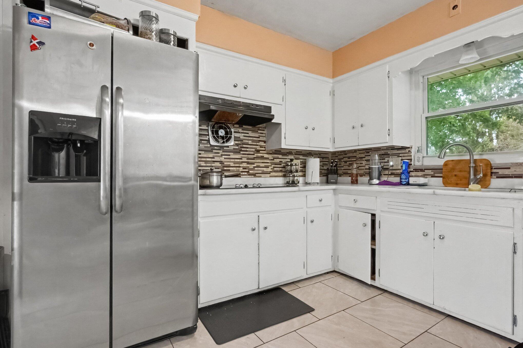 226 Oxley Road Property Photo 8