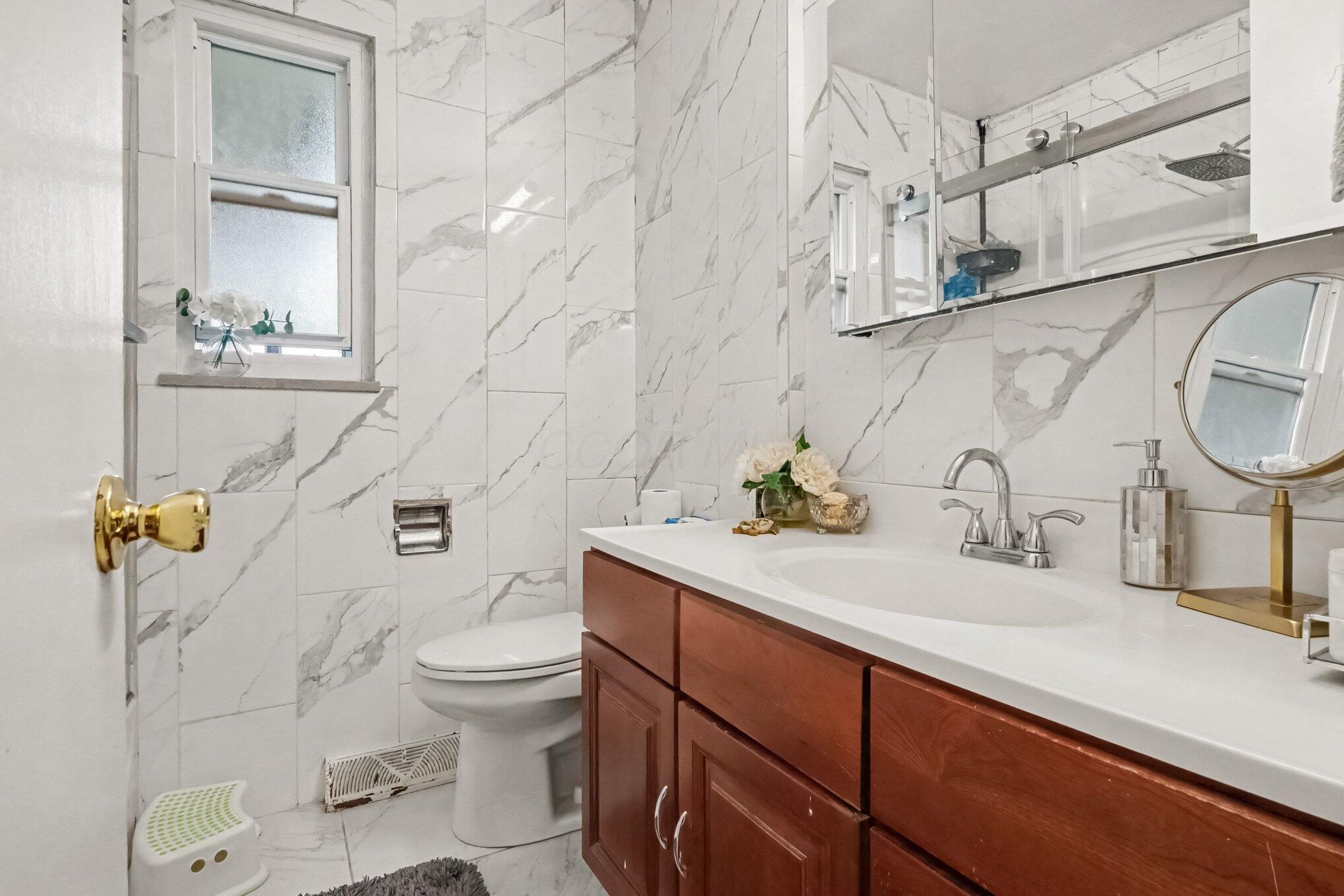 226 Oxley Road Property Photo 14